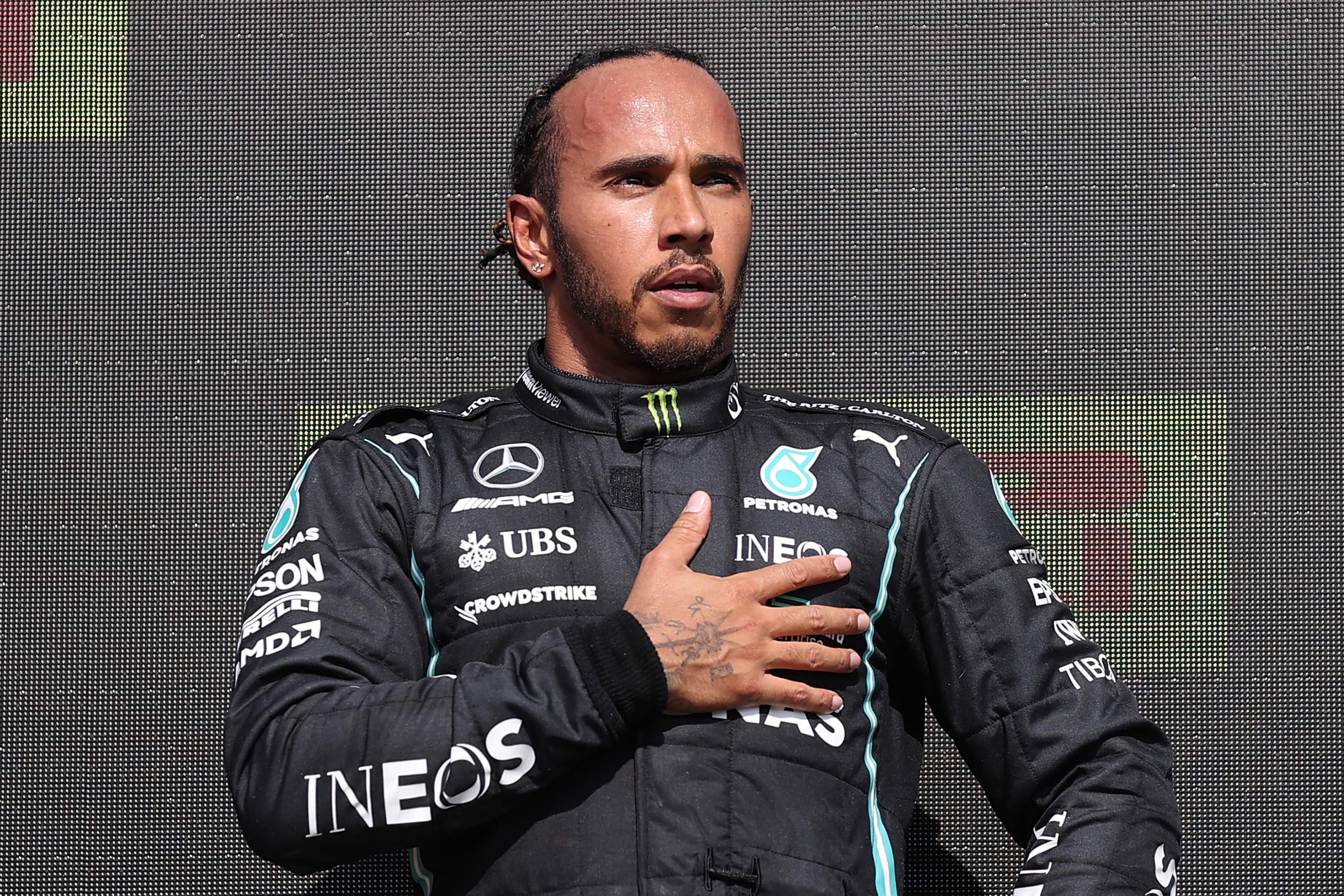 Pembalap Mercedes Lewis Hamilton.