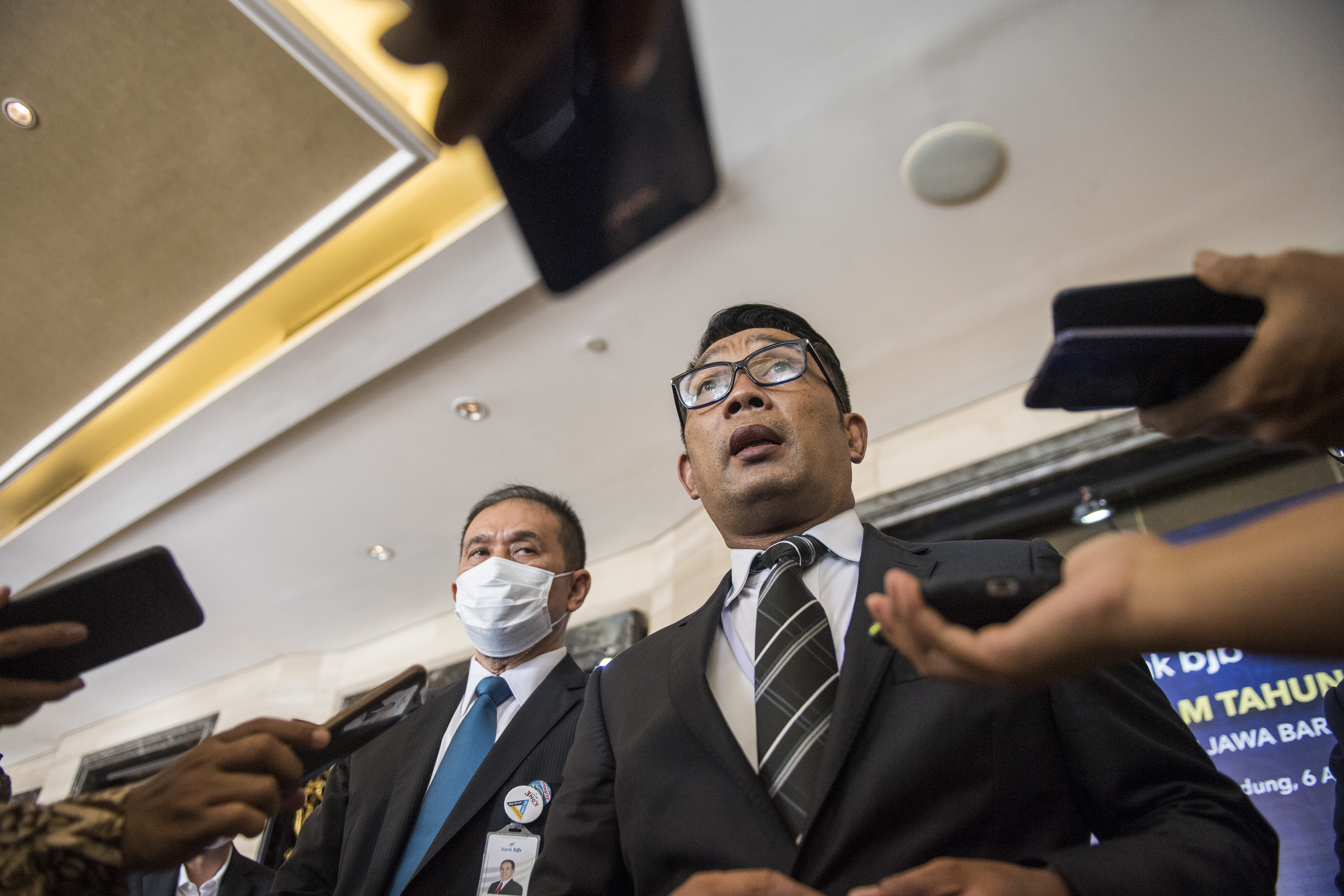 Gubernur Jawa Barat Ridwan Kamil saat melakukan konferensi pers.