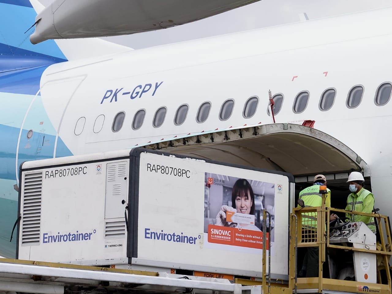 10 Juta Bahan Baku Vaksin Tiba di RI, Menkes: Percepat Herd Immunity