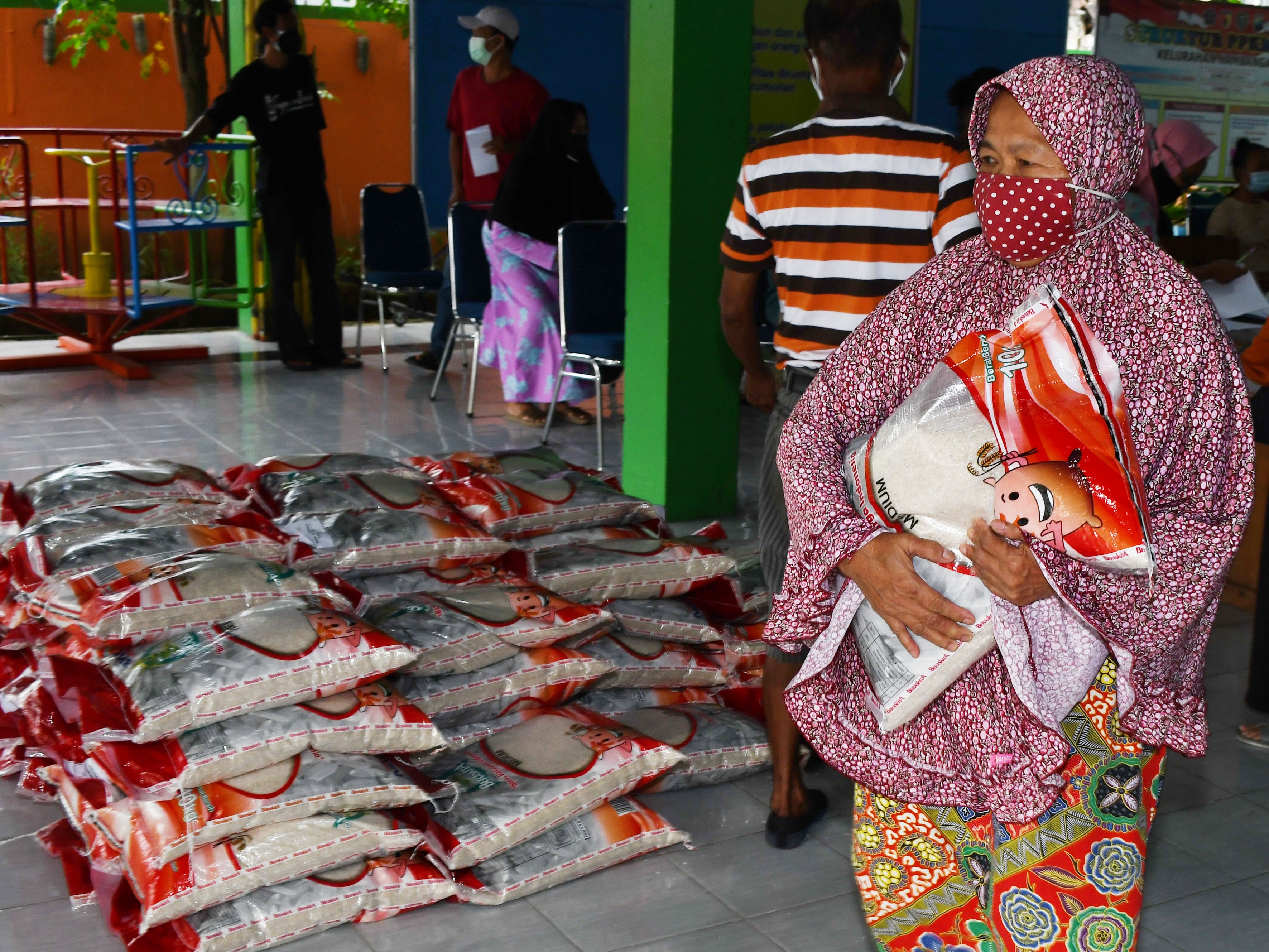 Pemerintah Siapkan Rp55,21 Triliun untuk Program Tambahan PPKM