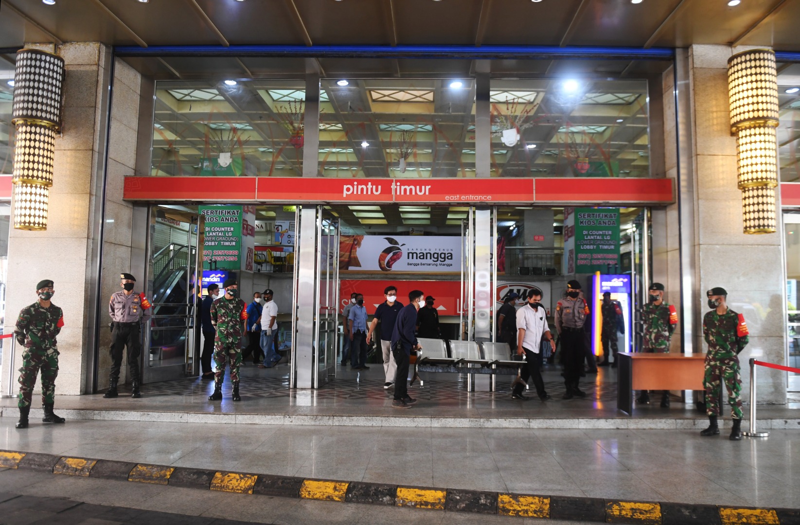 Pasar Tanah Abang, Jakarta Pusat kembali dibuka terhitung mulai Senin (26/7/2021)