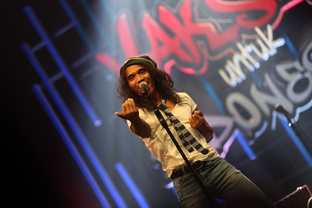 Penampilan Slank di programVaksin Untuk Indonesia