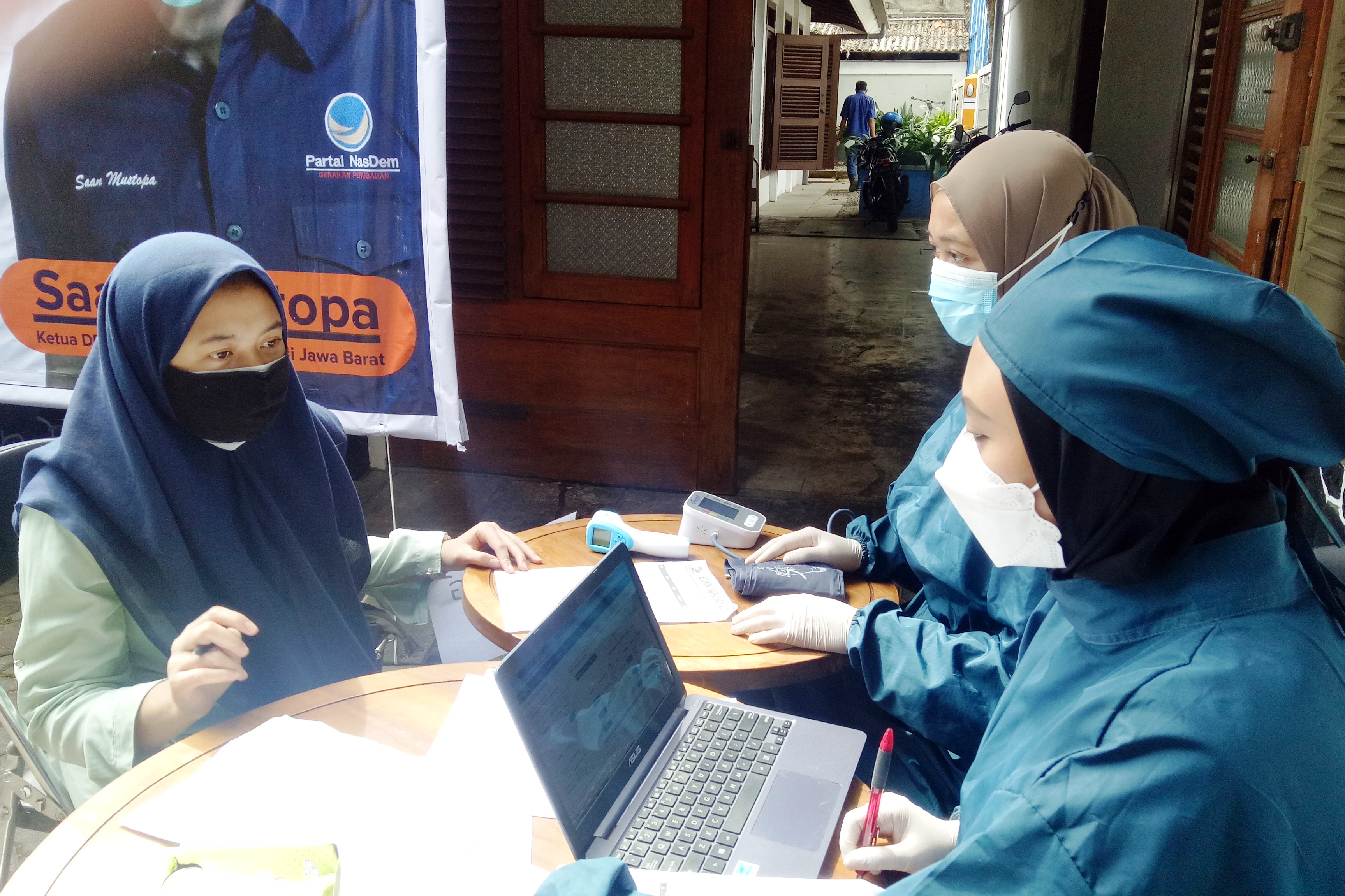 Persiapan vaksinasi covid di Kantor DPW NasDem Jawa Barat.