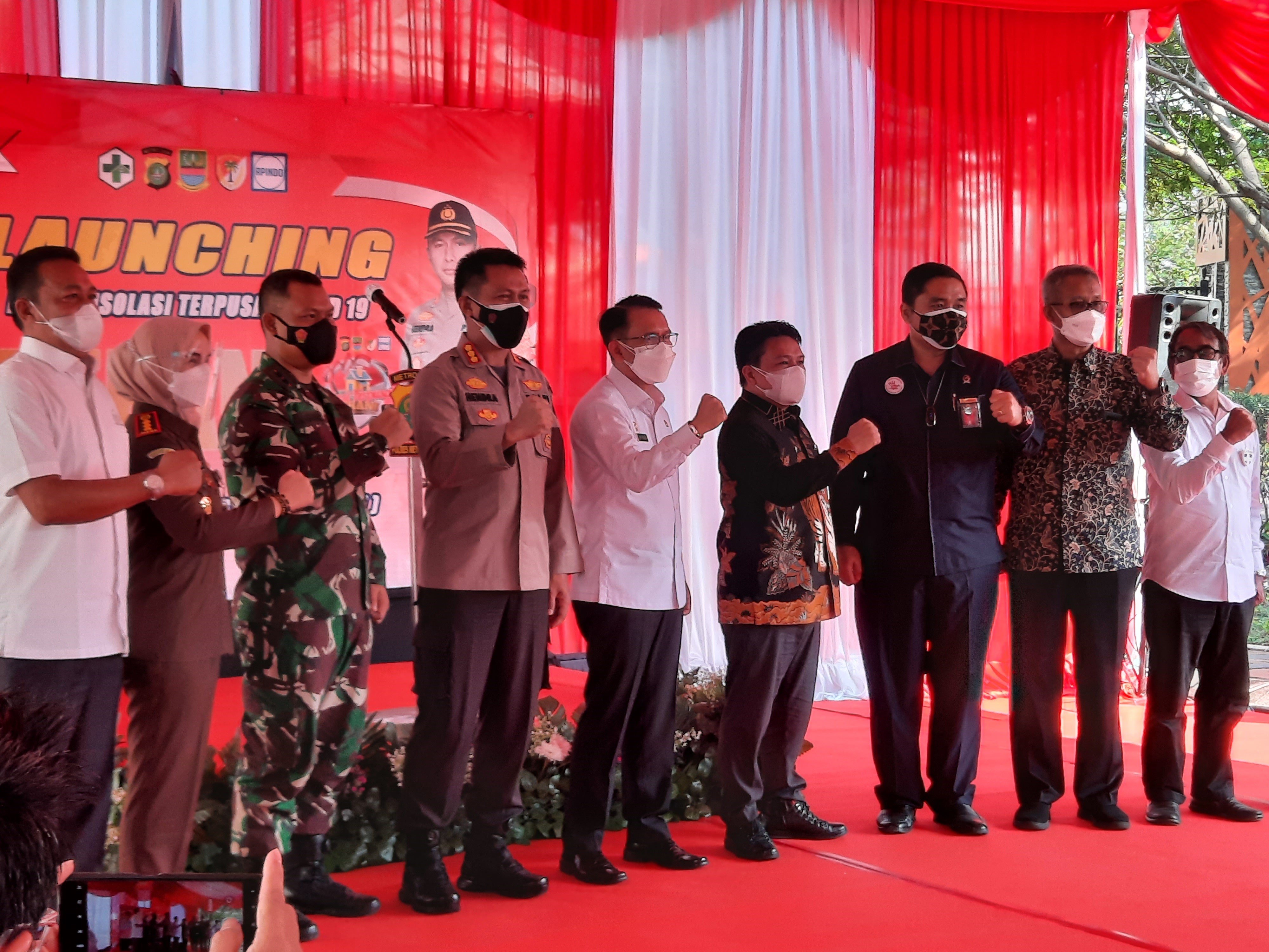 Polres Metro Bekasi dan Pemkab Bekasi meluncurkan rumah isolasi untuk buruh pabrik, Rabu (27/7). 