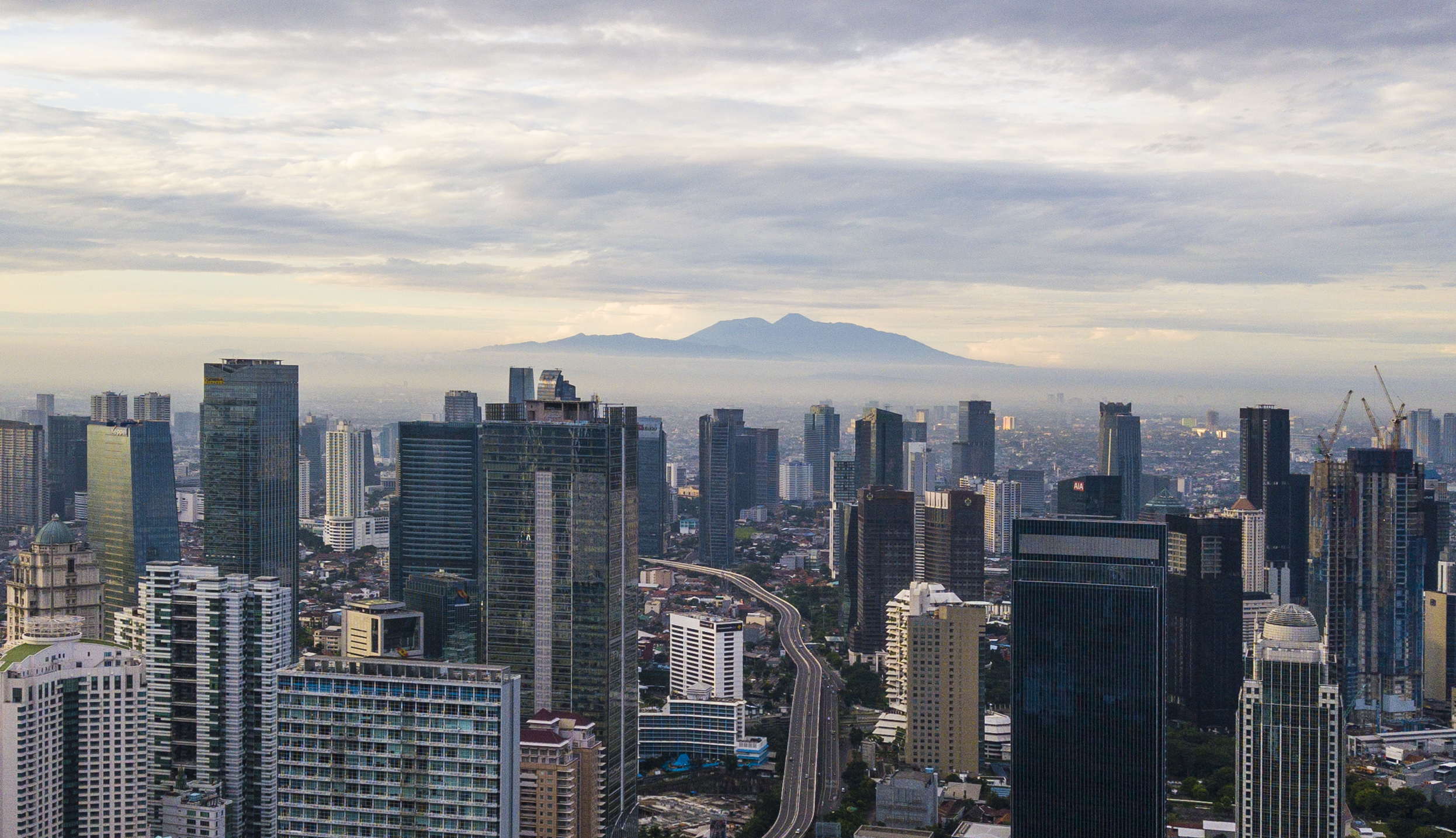 Cuaca cerah di Jakarta pada pagi hari