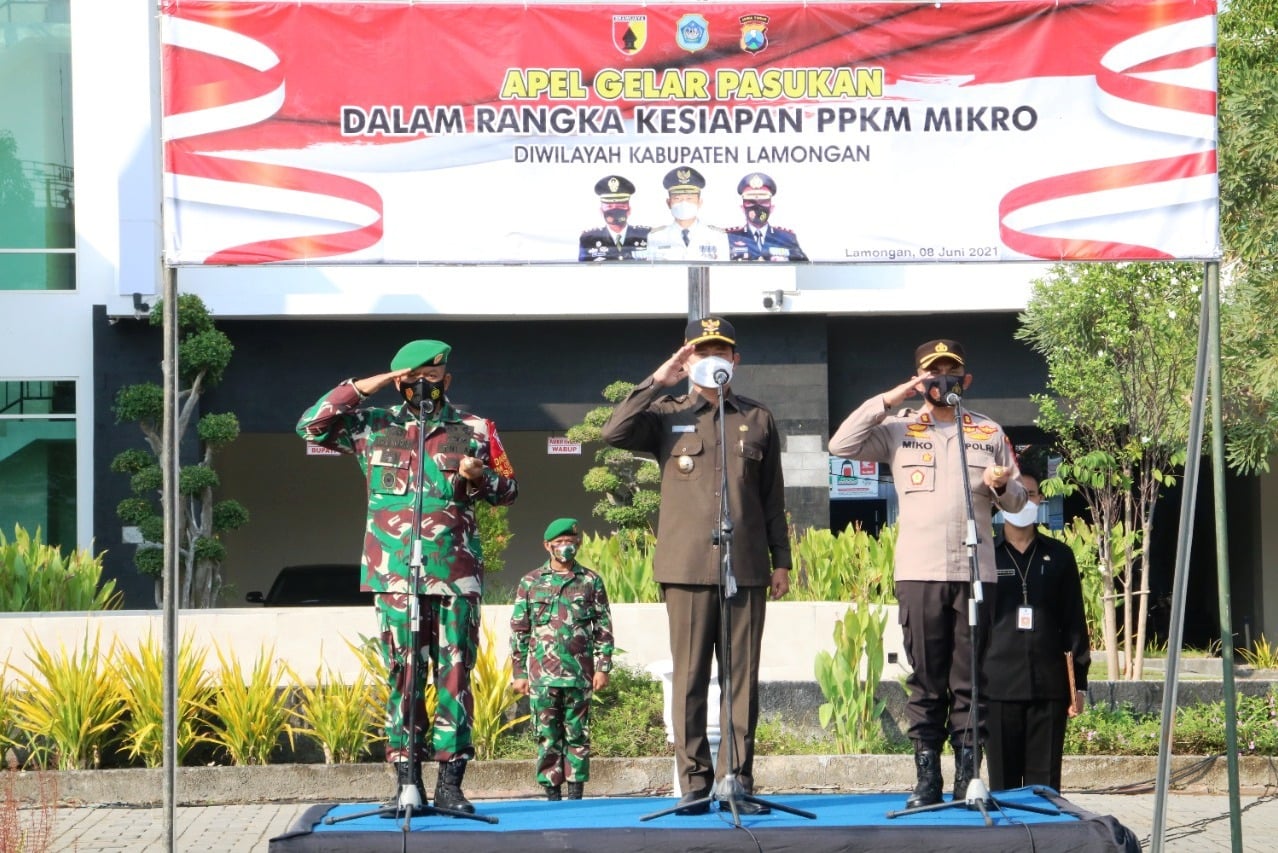 Apel Kesiapan PPKM Mikro dipimpin Bupati Lamongan Yuhronur Efendi.