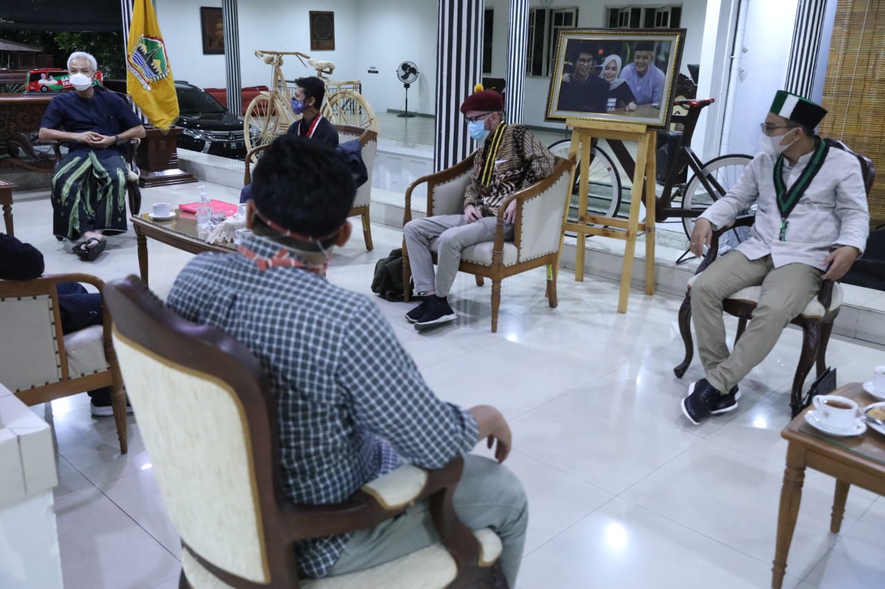Gubernur Jateng Ganjar Pranowo menerima perwakilan 6 organisasi mahasiswa di Rumah Dinas Gubernur Jateng.