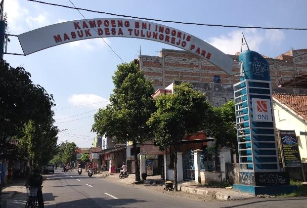 Suasana di Kampung Inggris, Pare, Jawa Timur.