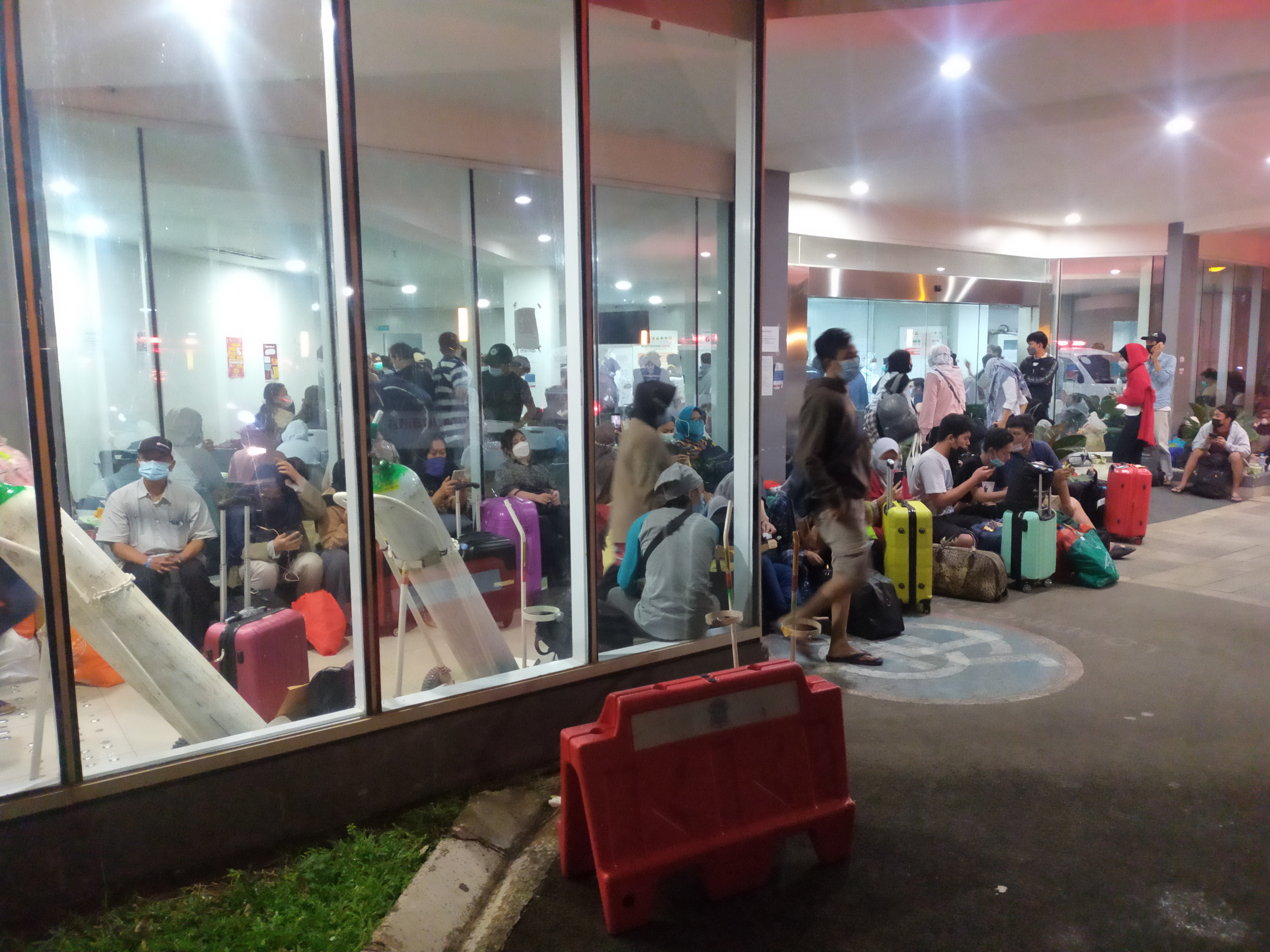 Pemerintah Siapkan Skenario Terburuk Jika Tembus 100 Ribu Kasus/Hari