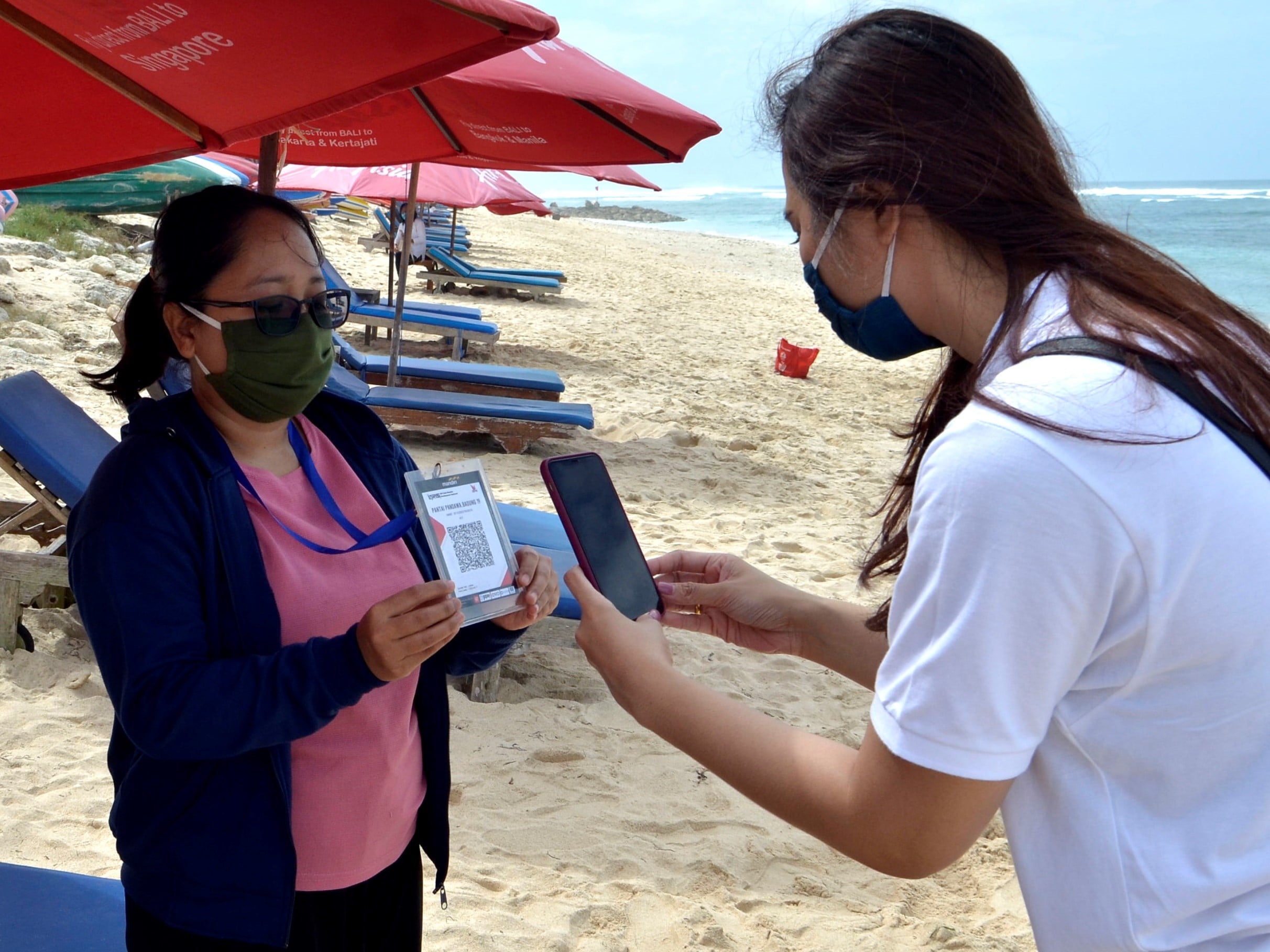 BI bekerja sama dengan Bank Mandiri, pengelola kawasan, serta pemda setempat meresmikan Pantai Pandawa, Bali, sebagai kawasan berbasis QRIS.