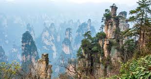 Kota Zhangjiajie, Tiongkok.