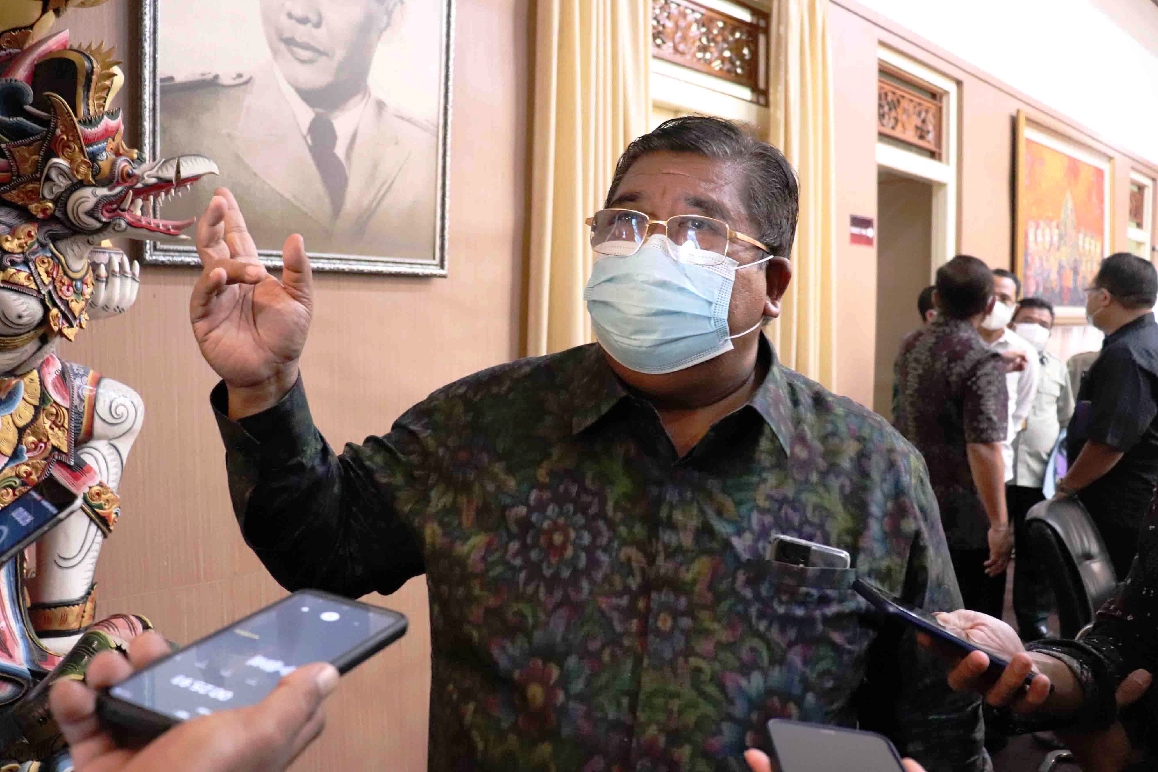 Bupati Buleleng,Bali I Putu Agus Suradnyana.