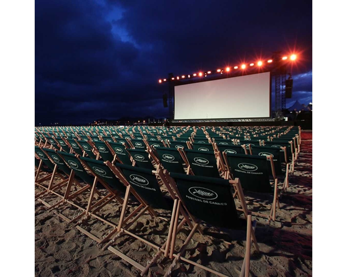 Festival film Cannes berlangsung luring pada 6 sampai 17 Juli 2021. 