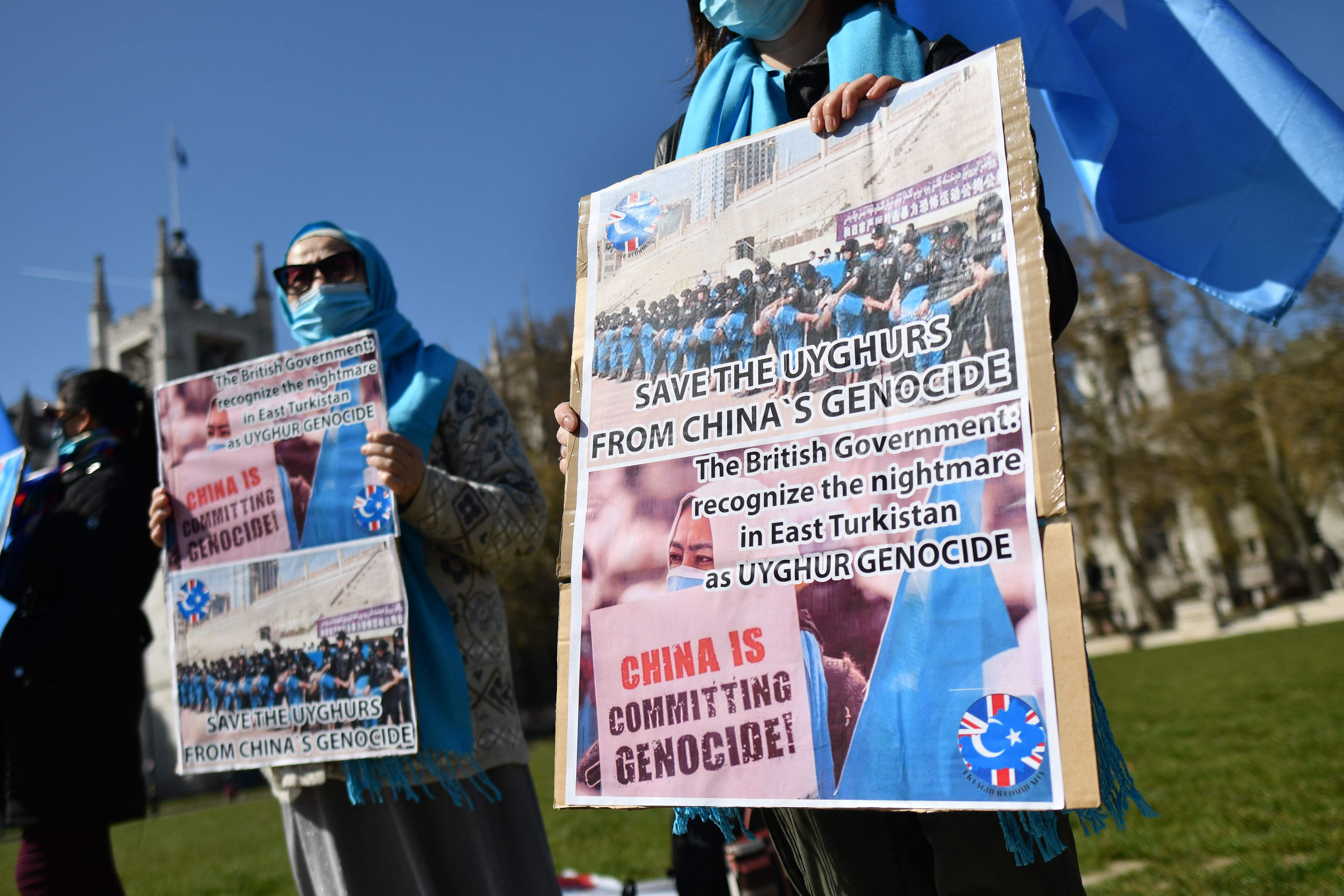 Warga komunitas Uighur menggelar demonstrasi di Inggris memprotes aksi genosida yang dituding dilakukan Tiongkok di Xinjiang.
