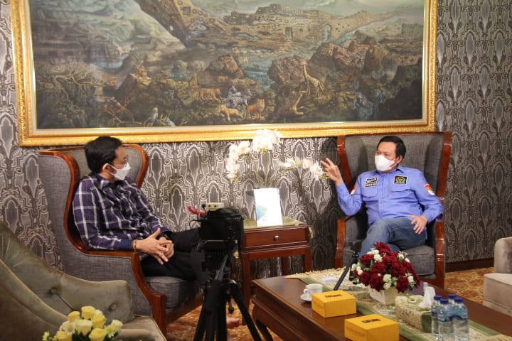 Wakil Ketua DPD RI, Sultan B Najamudin (kanan) saat memberi penjelasan. 