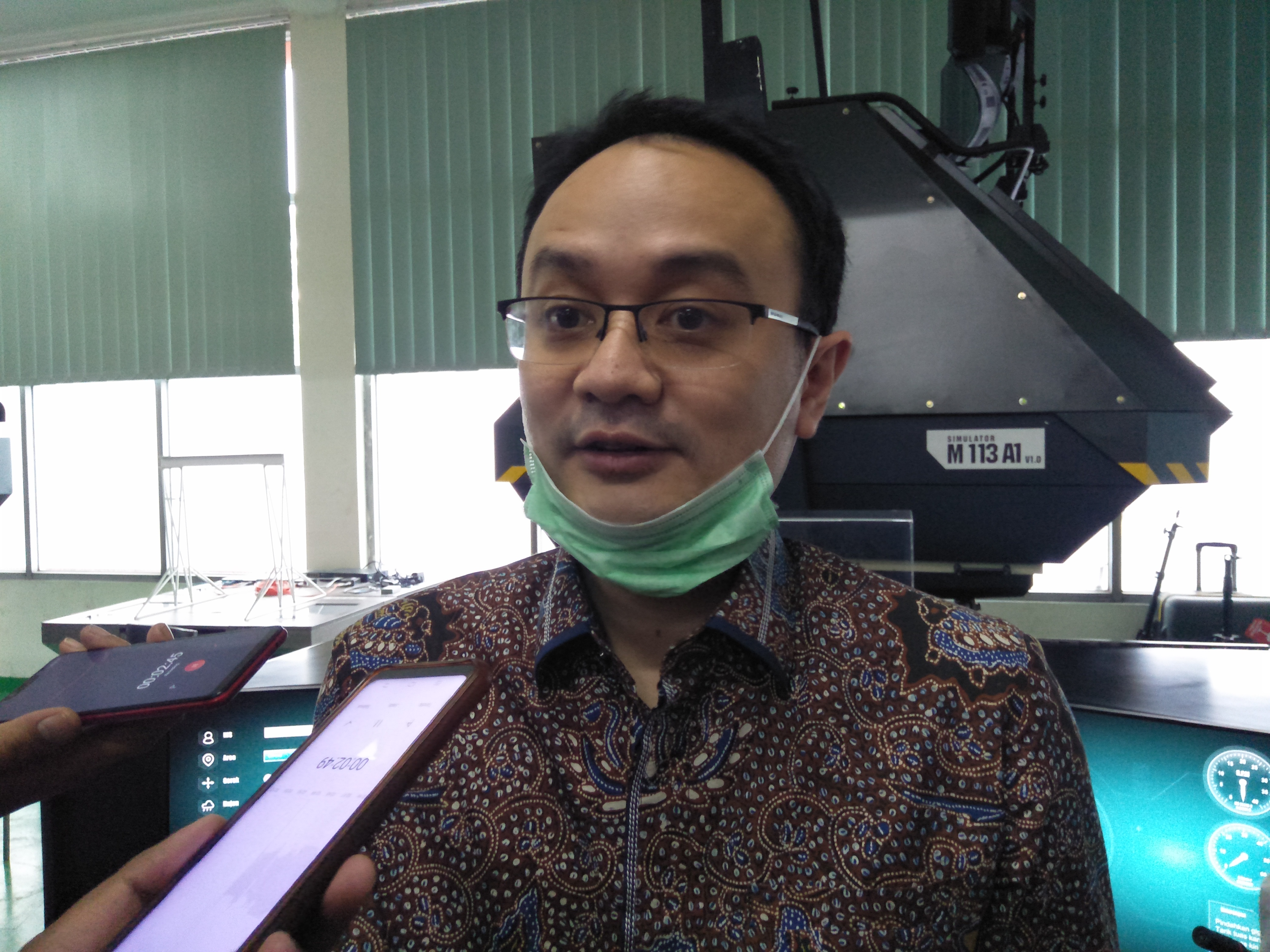 Wakil Menteri Perdagangan (Wamendag) Jerry Sambuaga saat diwawancarai wartawan. 