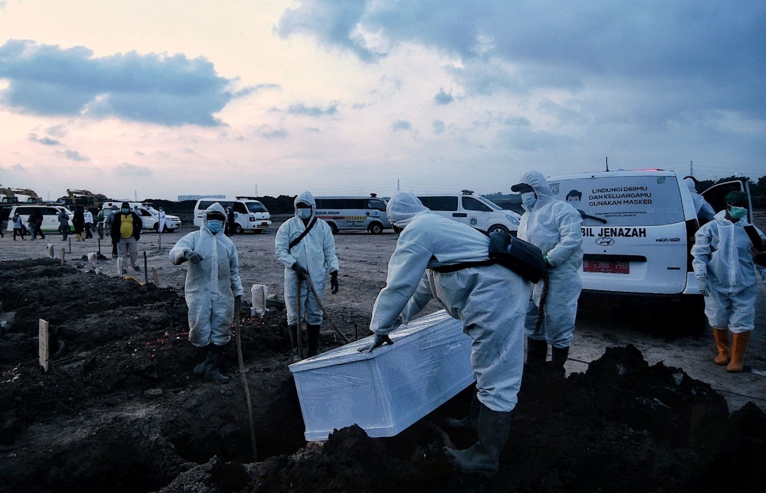 Ilustrasi penguburan jenazah covid-19