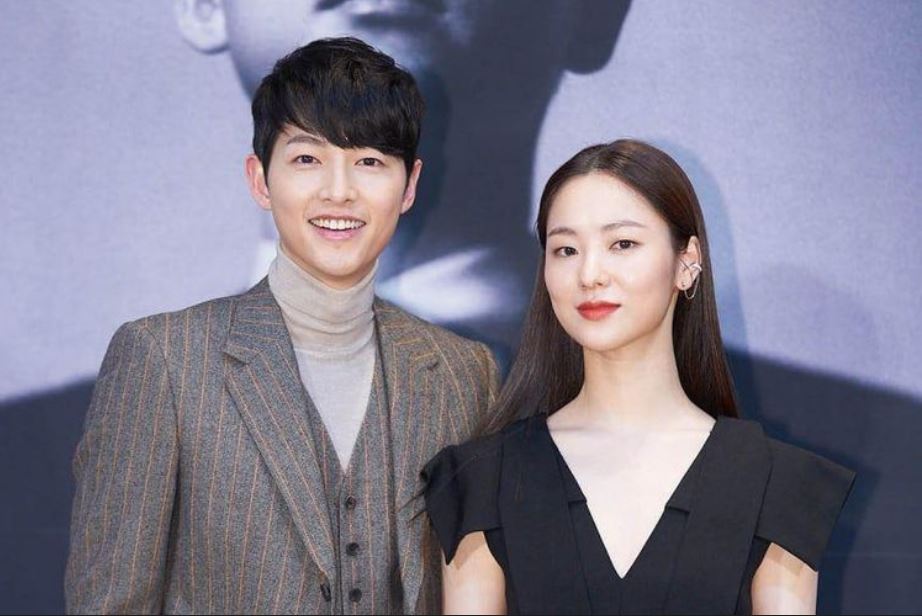 Song Joong Ki (kiri) dan Jeon Yeo Been