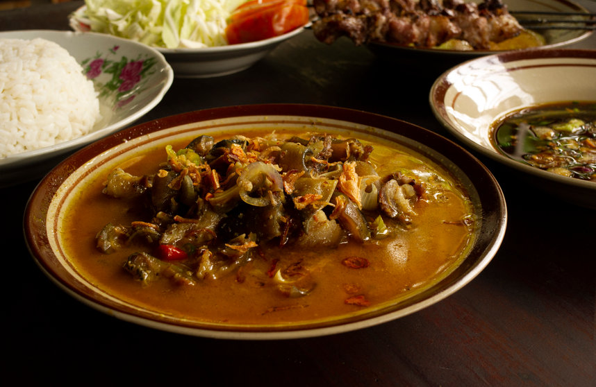 Perayaan Idul Adha identik dengan hidangan sarat daging. 