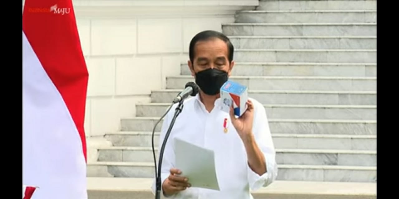 Presiden Bagikan Paket Obat Gratis untuk Pasien Isoman