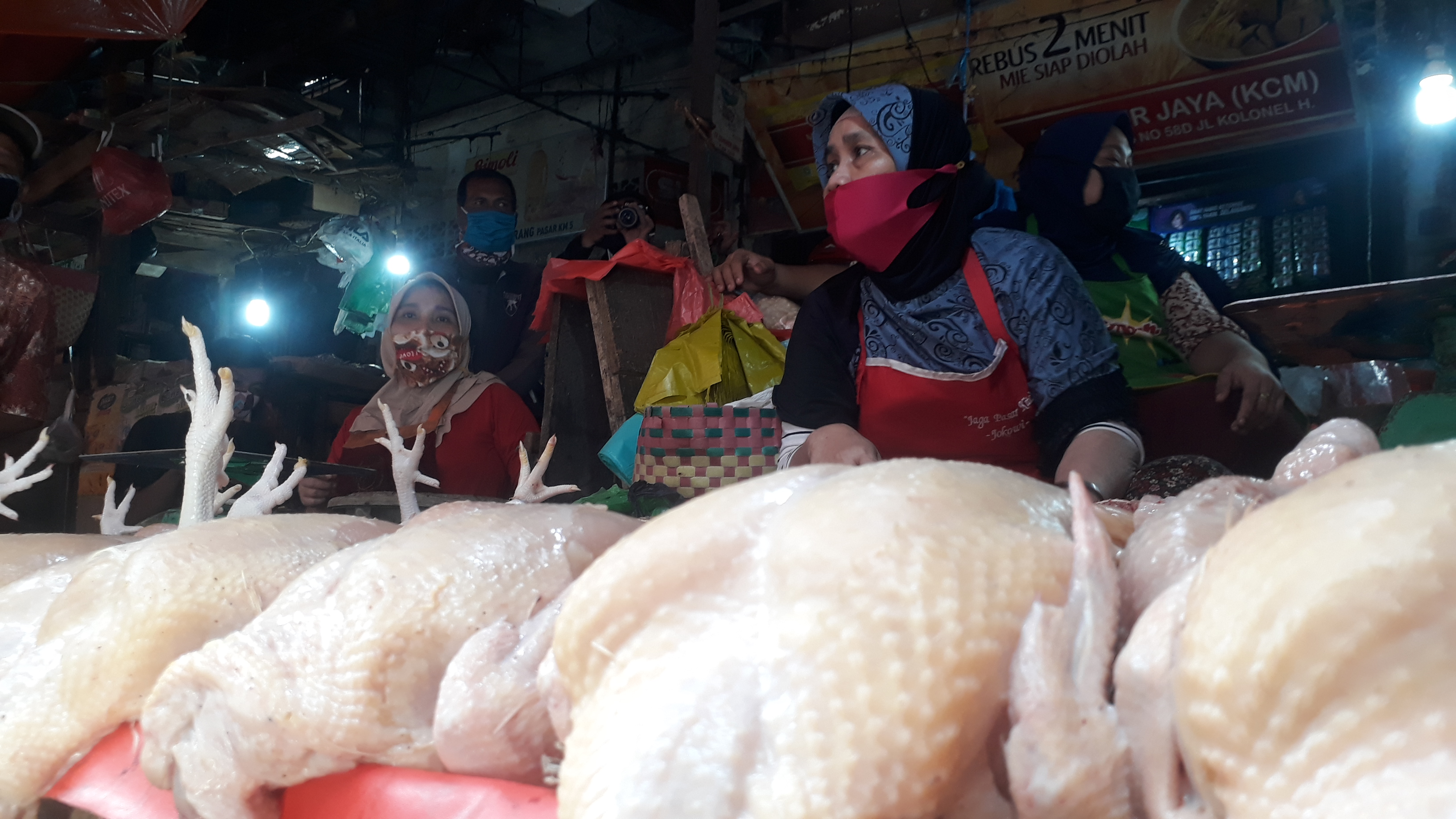 Harga daging ayam menyebabkan deflasi di Bali pada Juni 2021.