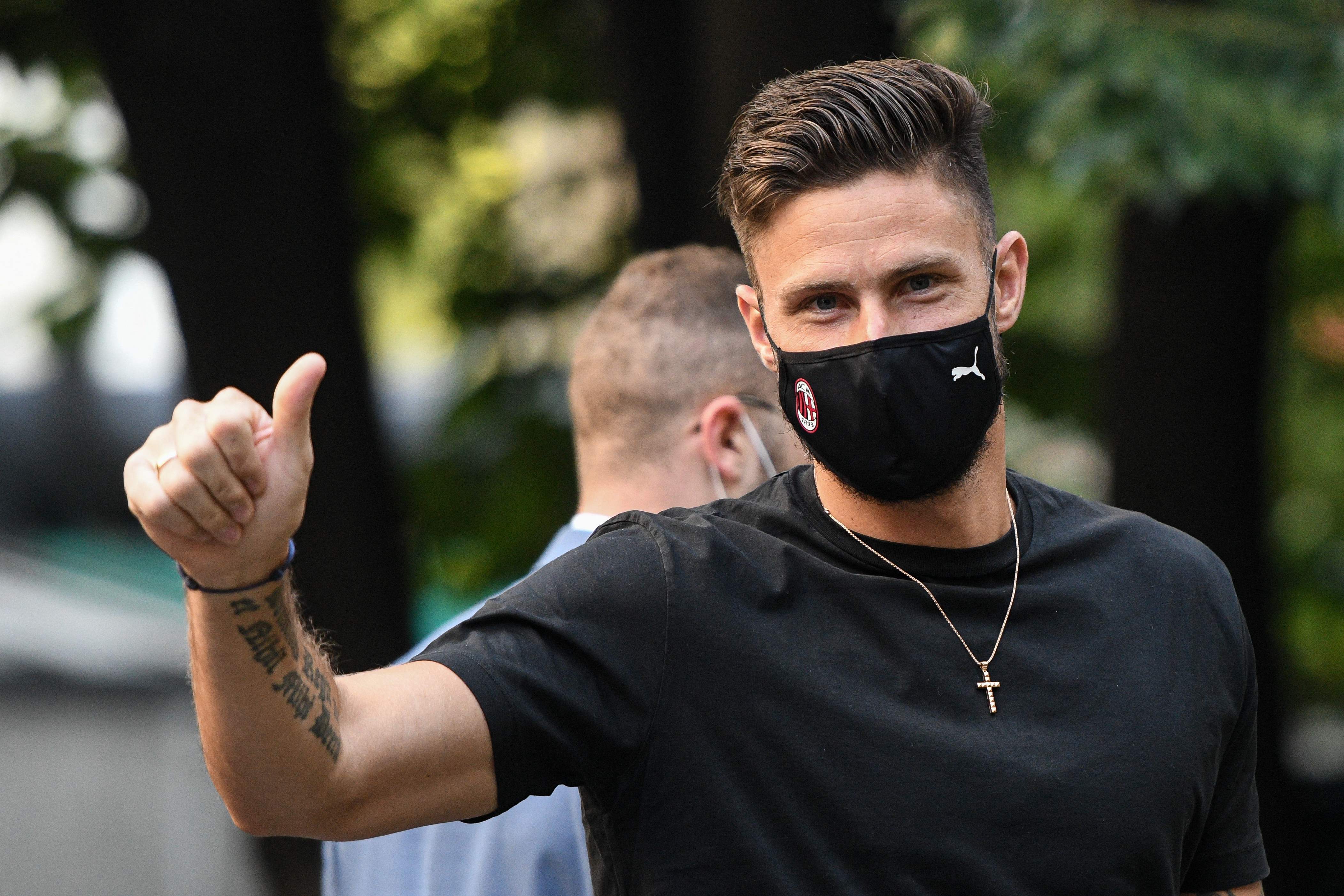 Olivier Giroud resmi bergabung dengan klub AC Milan dan siap berlaga di kompetisi Liga Serie A.