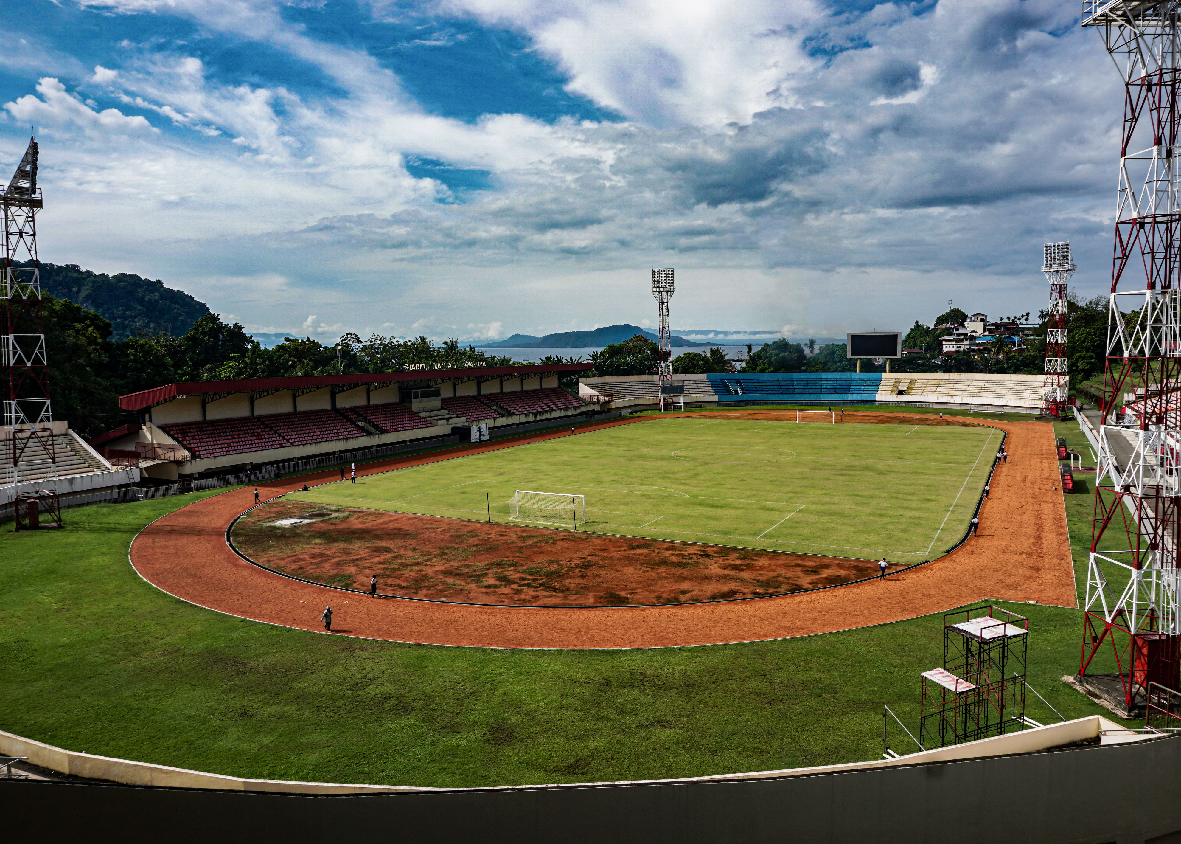 Potret Stadion Mandala Jayapura yang akan digunakan sebagai salah satu venue PON XX.