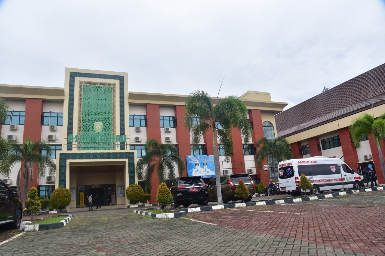 Gubernur Sumsel Herman Deru mengecek kesiapan Asrama Haji Palembang menjadi tempat isolasi Covid-19, Rabu (14/7/2021).