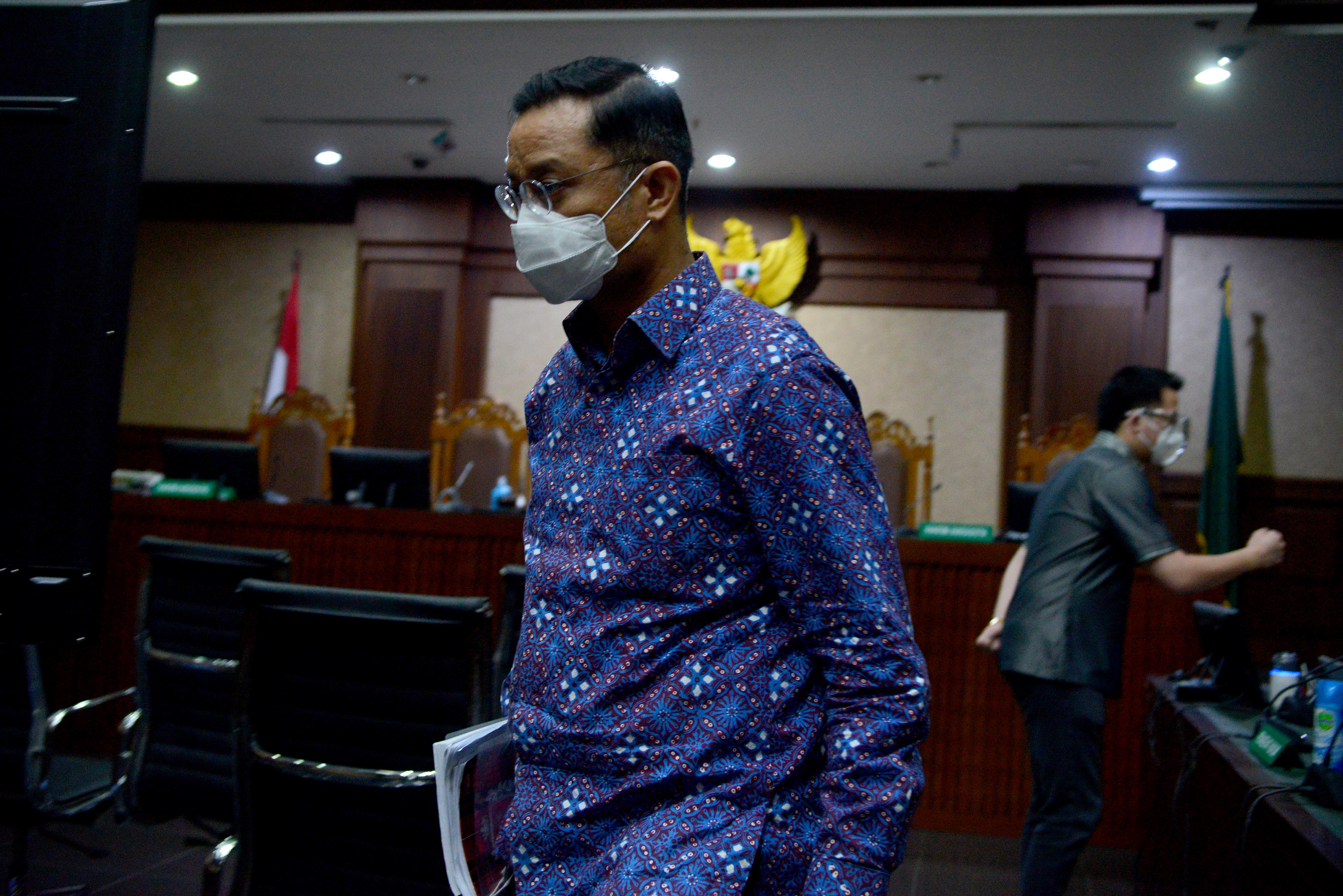 Mantan Mensos Juliari Batubara saat menjalani sidang kasus korupsi Bansos