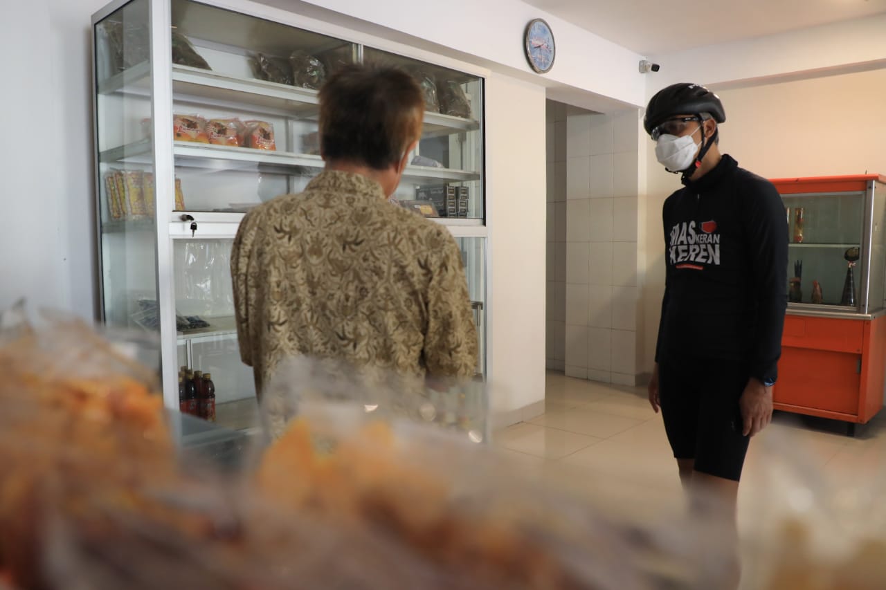 Ganjar Apresiasi Warung Makan Dukung Cegah Penyebaran Covid-19