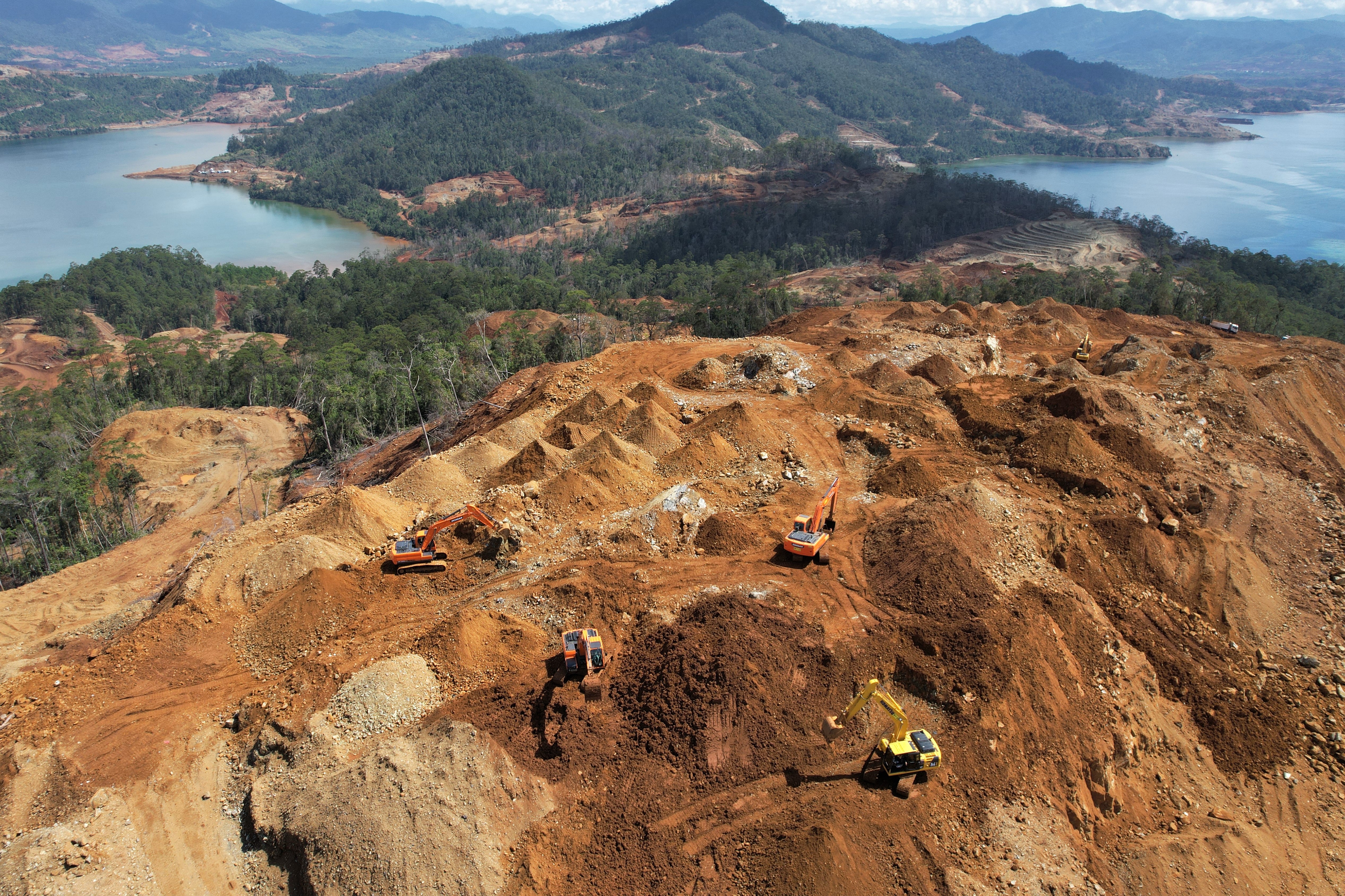 Aktivitas penambangan nikel ilegal di Sulawesi Tenggara
