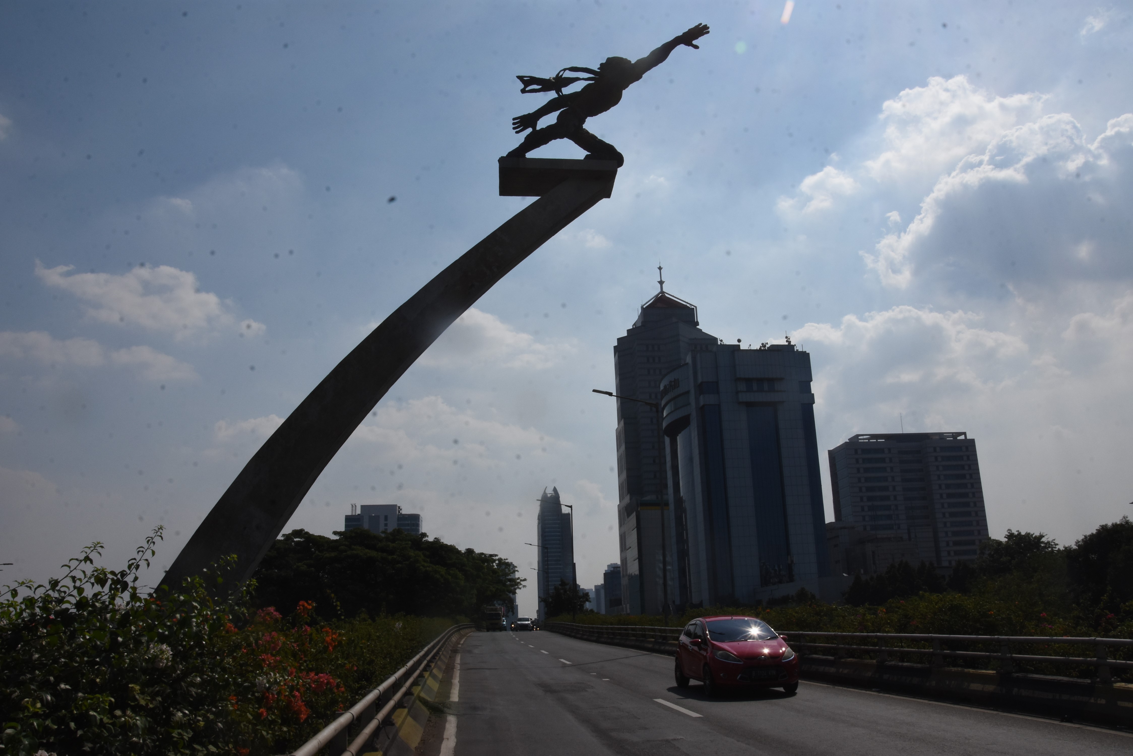 Suasana hari pertama PPKM Darurat di Jakarta