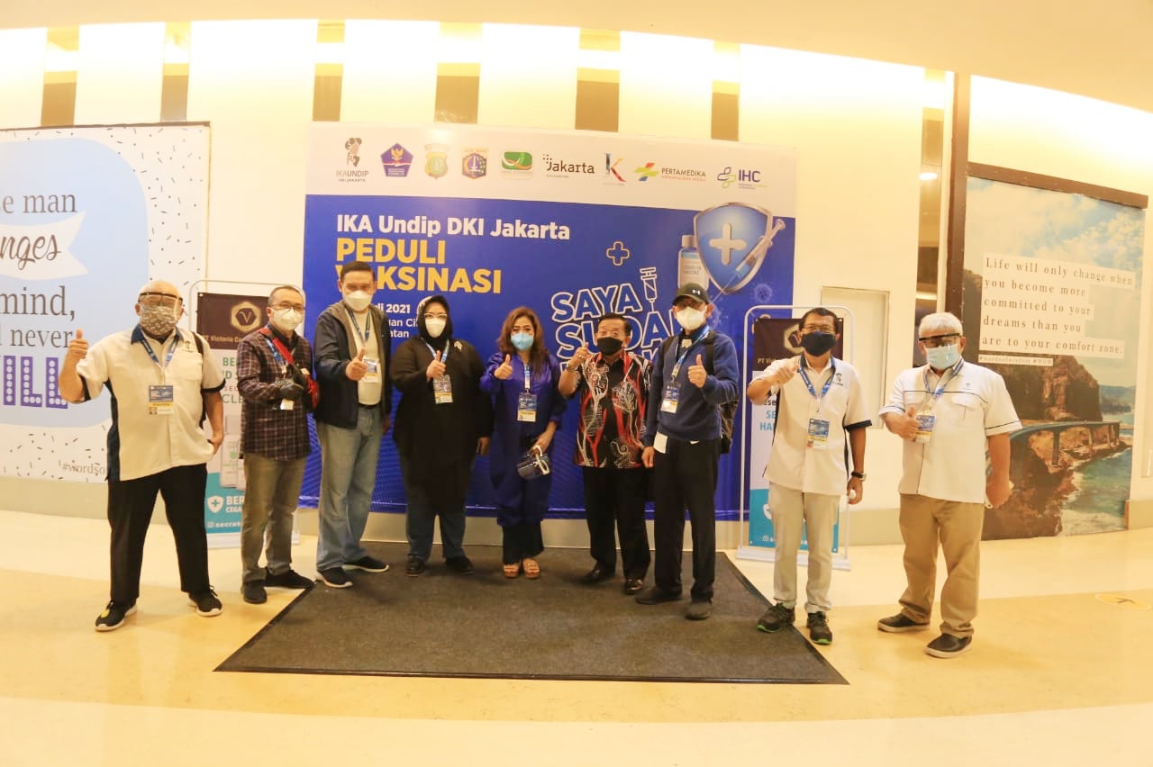 IKA Undip DPD DKI Jakarta mengadakan vaksinasi untuk usia 12 Tahun ke atas di Lantai 2 Mal Kuningan City, Jakarta, pada 10-12 Juli 2021.