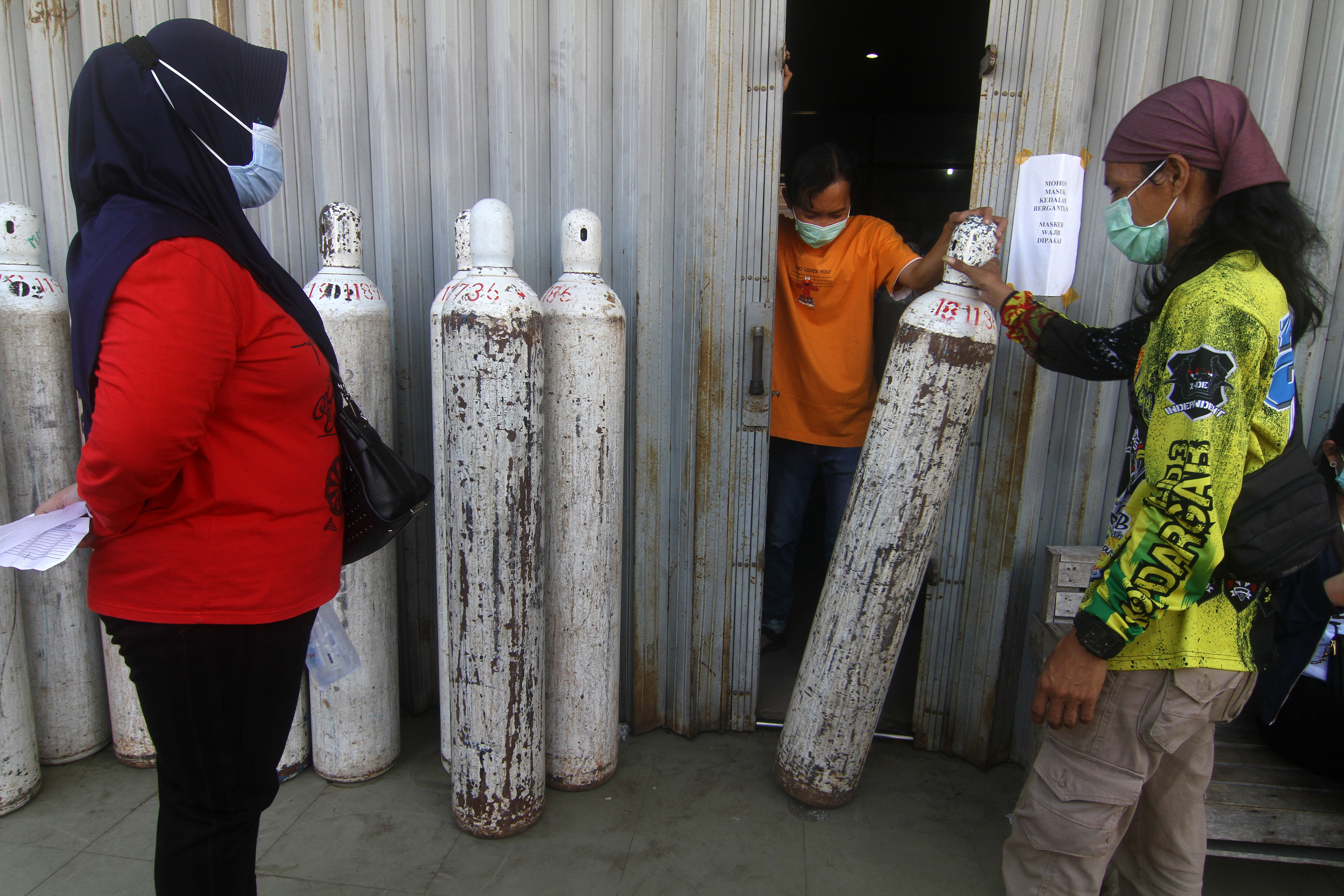 Ilustrasi pengisian tabung oksigen