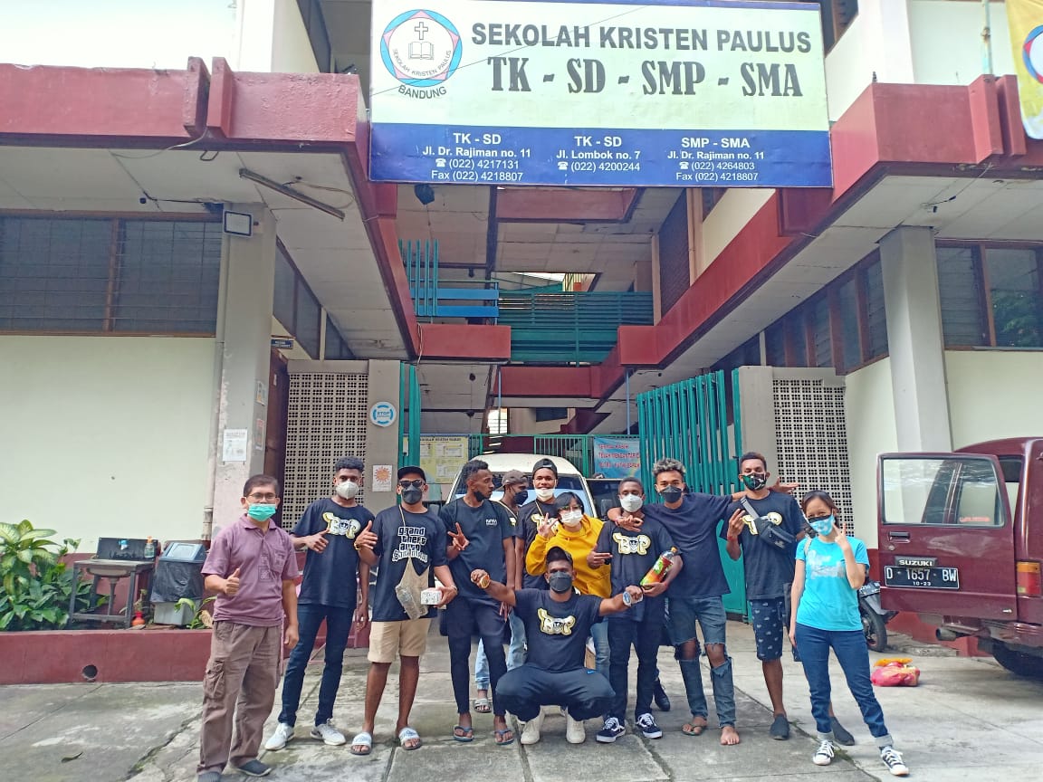 Para siswa dari Papua dan Papua Barat penerima beasiswa ADEM