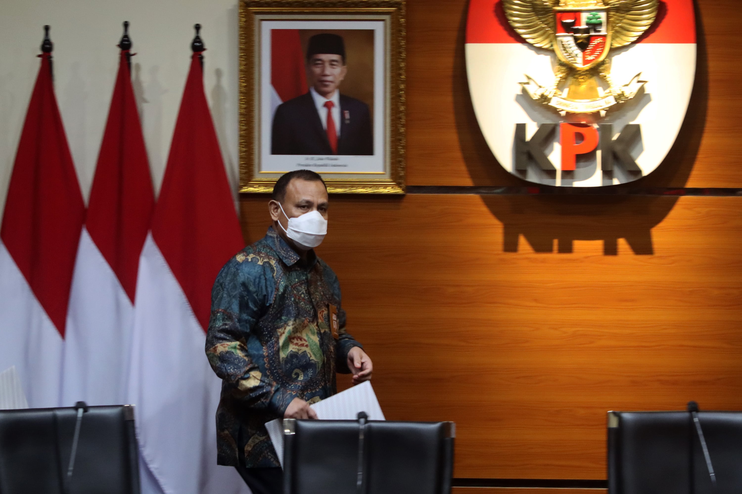 Ketua KPK Firli Bahuri saat bersiap memberikan keterangan pers.