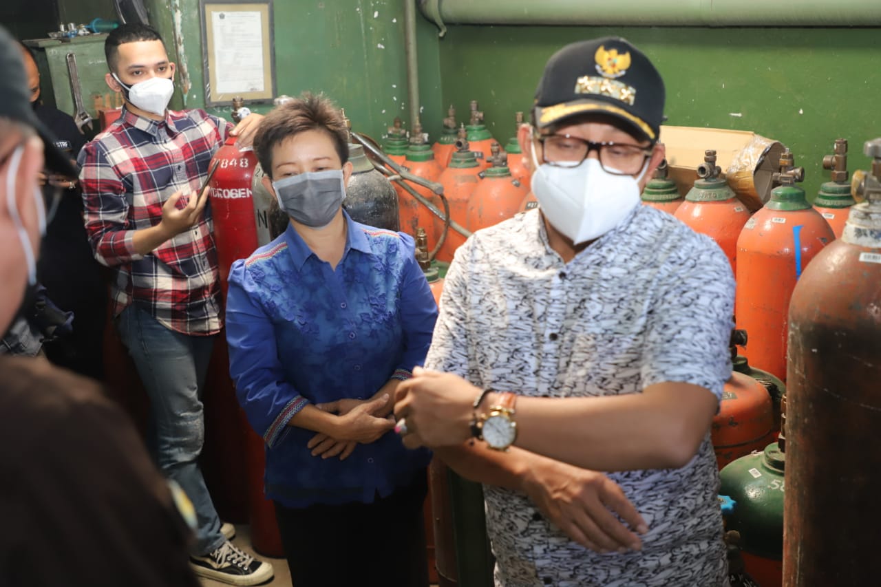 Wali Kota Malang, Jawa Timur, Sutiaji mengecek ketersediaan oksigen, obat dan masker di sejumlah distributor, Rabu (7/7/2021).