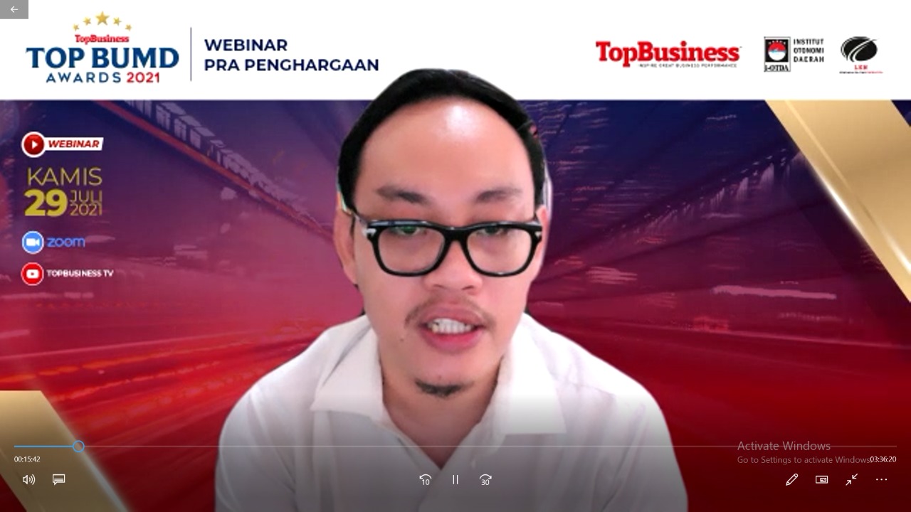 Ekonom Celios Bima Yudhistira saat berbicara di webinar ‘Membangun Kinerja dan Layanan BUMD Tetap Produktif di Masa Pandemi Covid-19’ .