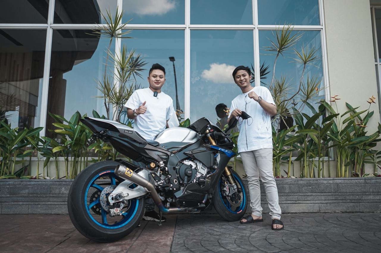 Doni Salmanan dan Lanang Cikal berinisiatif memberikan bantuan kepada masyarakat terdampak Covid-19 dengan nilai hingga Rp 830 juta.