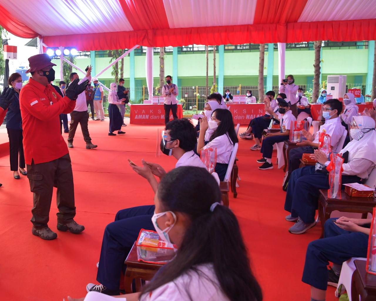 KEPALA BIN Jenderal Polisi (purn) Budi Gunawan mengingatkan pelajar bahwa tak ada perlindungan sebaik vaksin di masa pandemi saat ini.