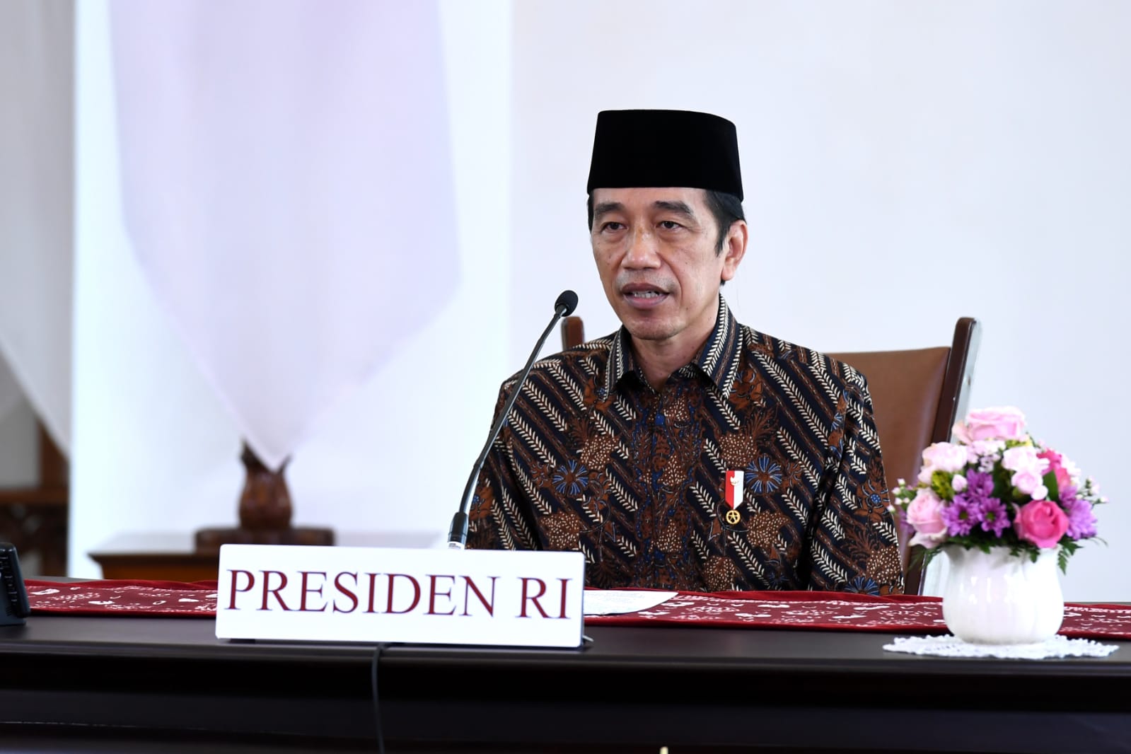 Presiden Joko Widodo saat melakukan pertemuan secara virtual. 