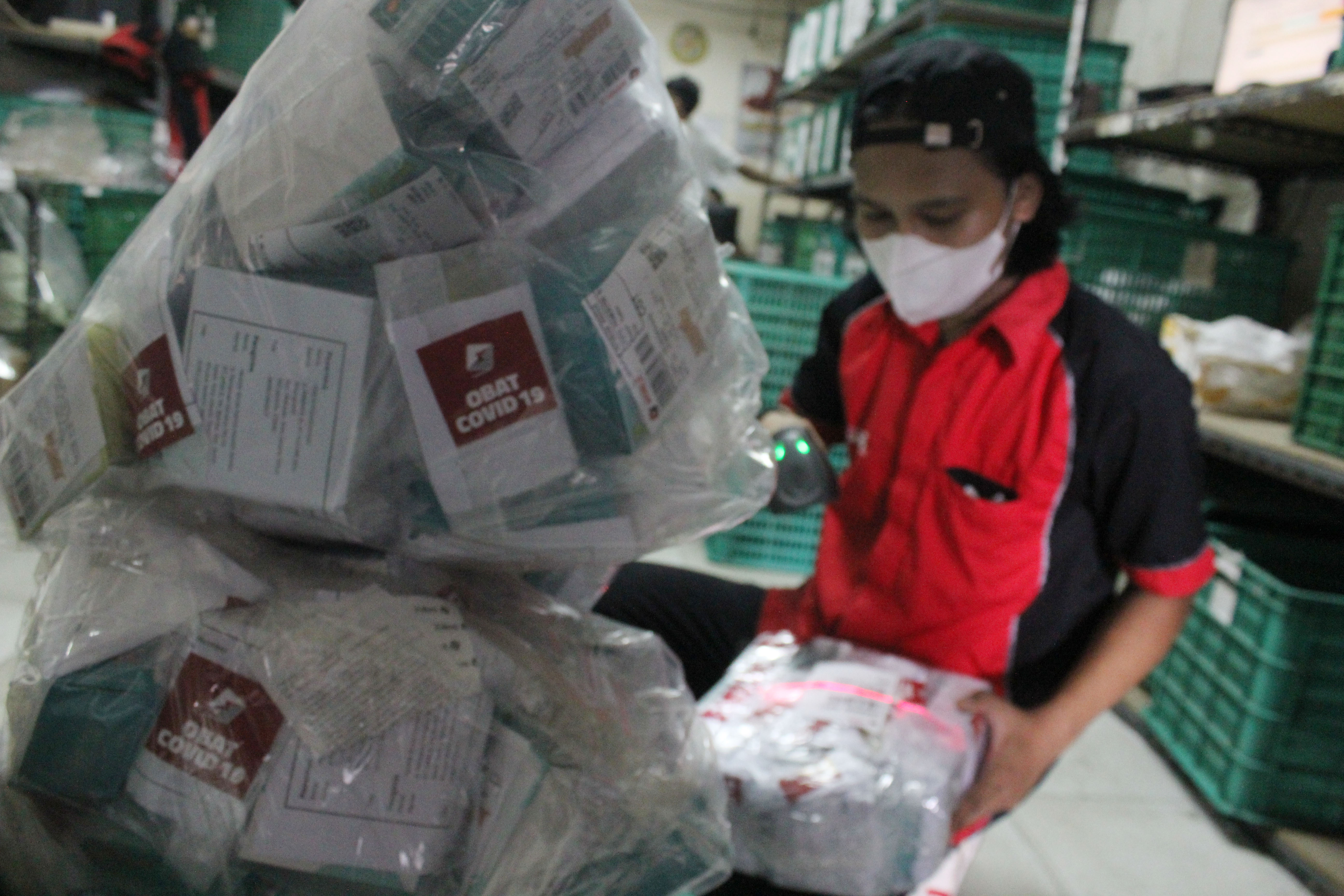 Kebutuhan Melonjak, Menkes Genjot Produksi 3 Obat Covid-19