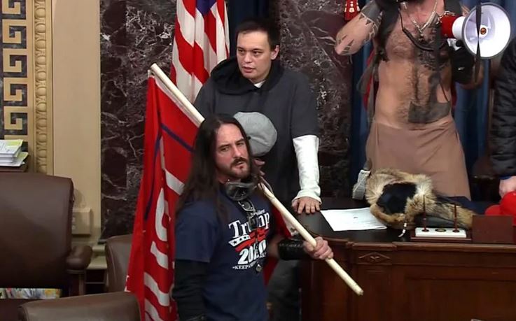 Vonis Pertama untuk Perusuh Capitol, Hodgkins Diganjar 8 Bulan Penjara