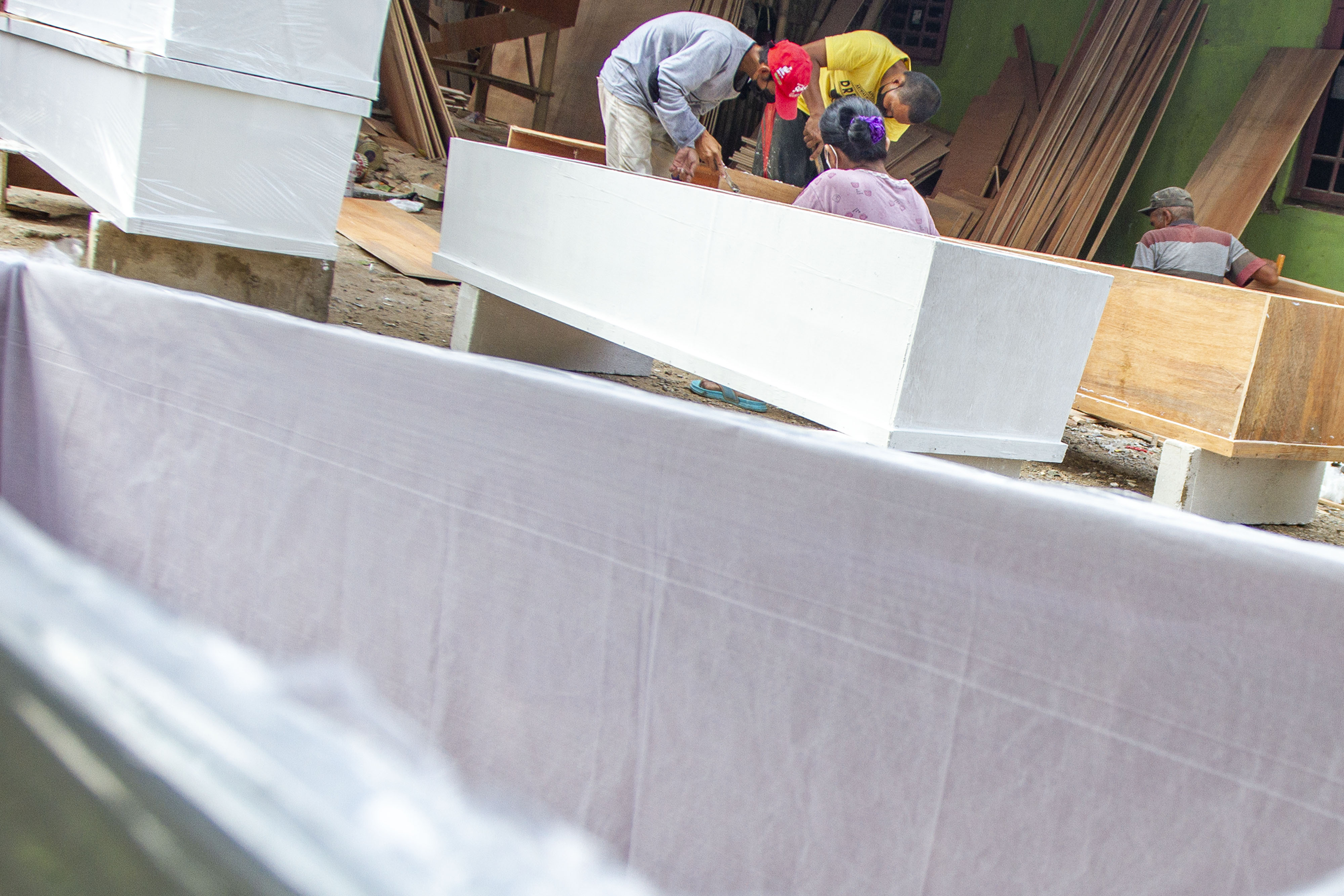 Persediaan Peti Mati di Karawang Menipis