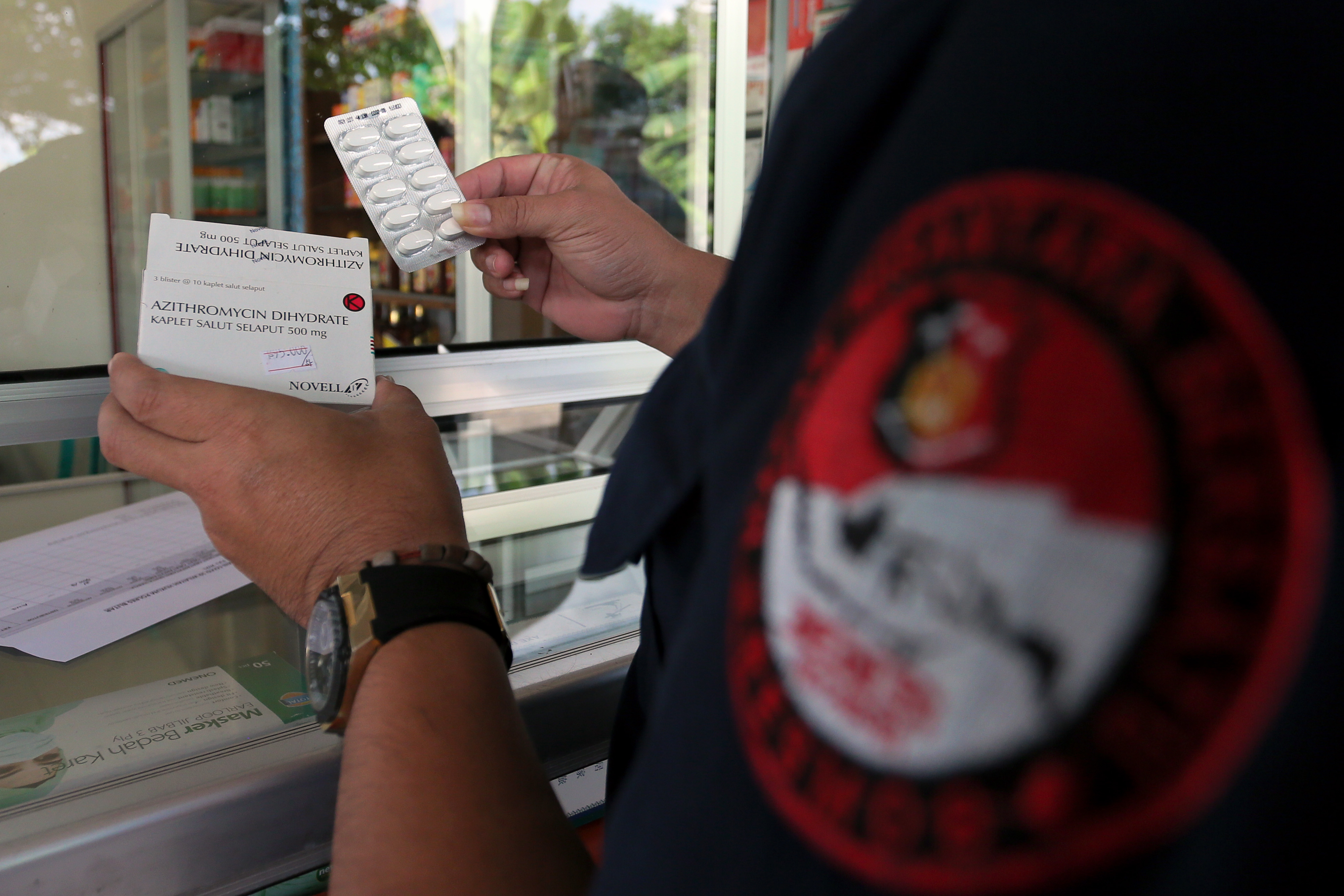 Polisi Tangkap Penjual Obat Covid-19 dengan Harga tidak Wajar