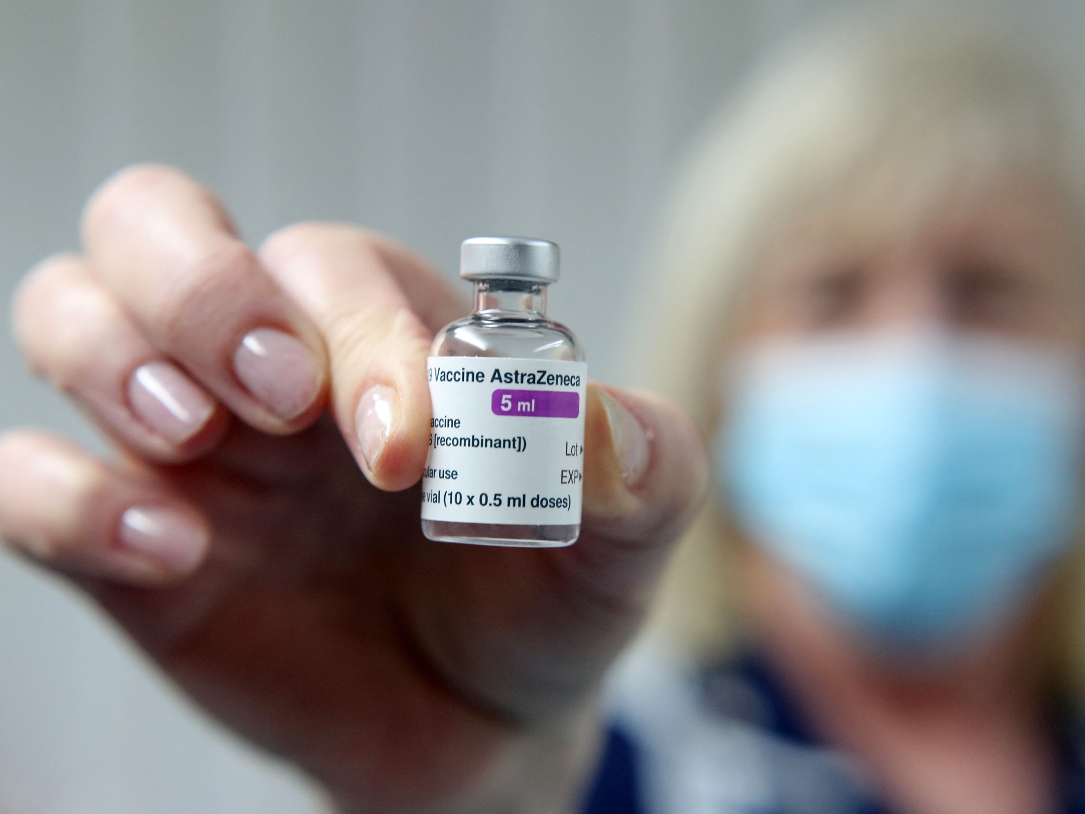 Botol vaksin AstraZeneca/Oxford Covid-19.