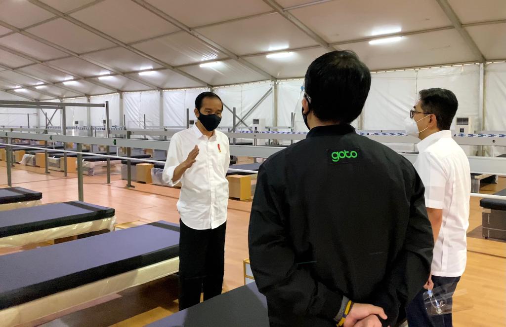 Presiden Joko Widodo meninjau rumah oksigen