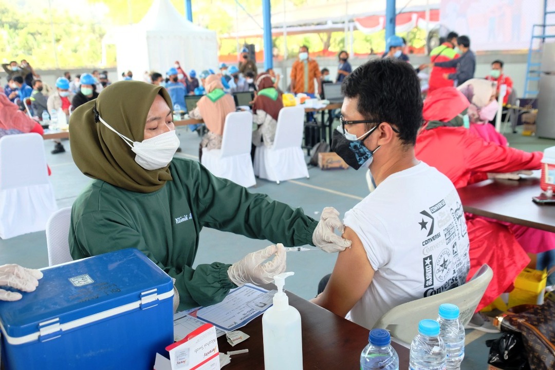 Indonesia Power melakukan vaksinasi di salah satu icon suralaya yaitu Eco Park.
