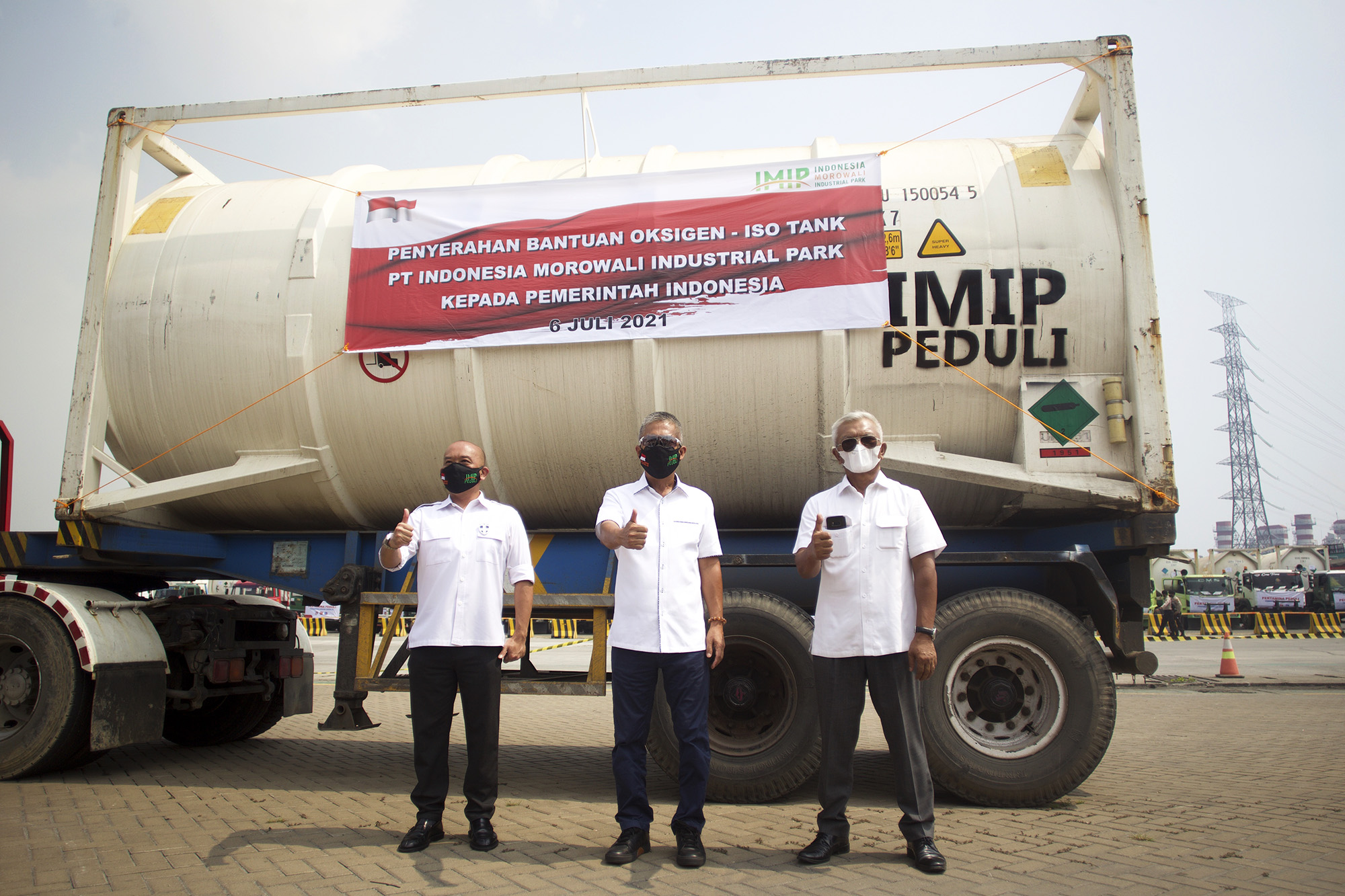 Sumbangan oksigen dari IMIP yang diterima langsung Menkes Budi Gunadi Sadikin