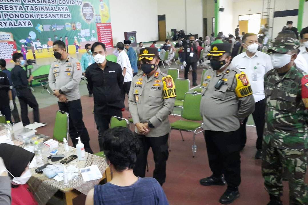 Ribuan Santri Ponpes Suryalaya Tasikmalaya mendapatkan Vaksin Sinovac